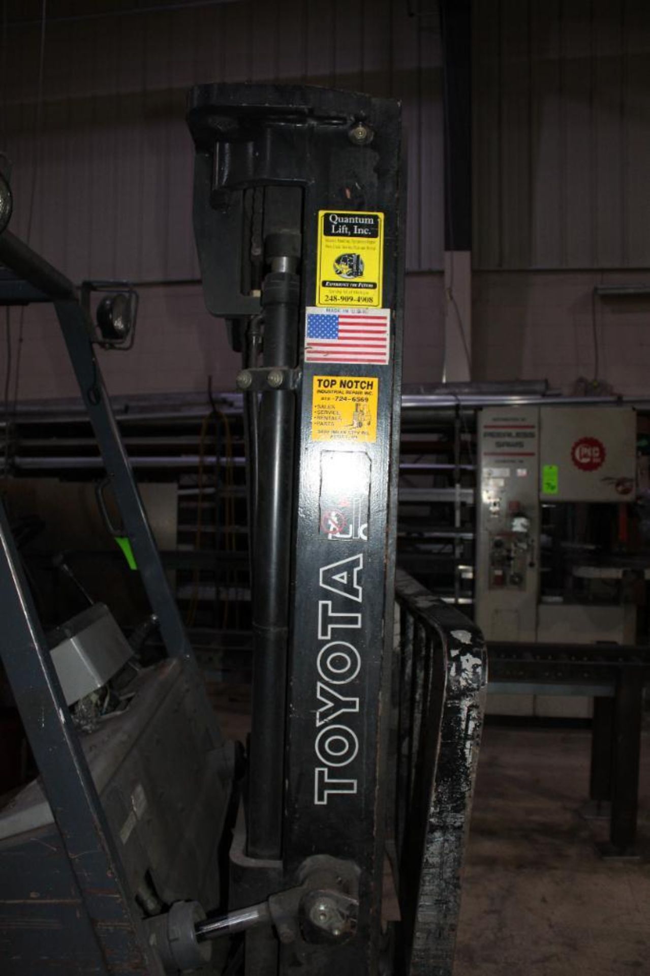 Toyota 4000LB. Propane Forklift Triple Stage Mast Model 5FG025 With 4'Forks - Delayed Removal - Image 5 of 18