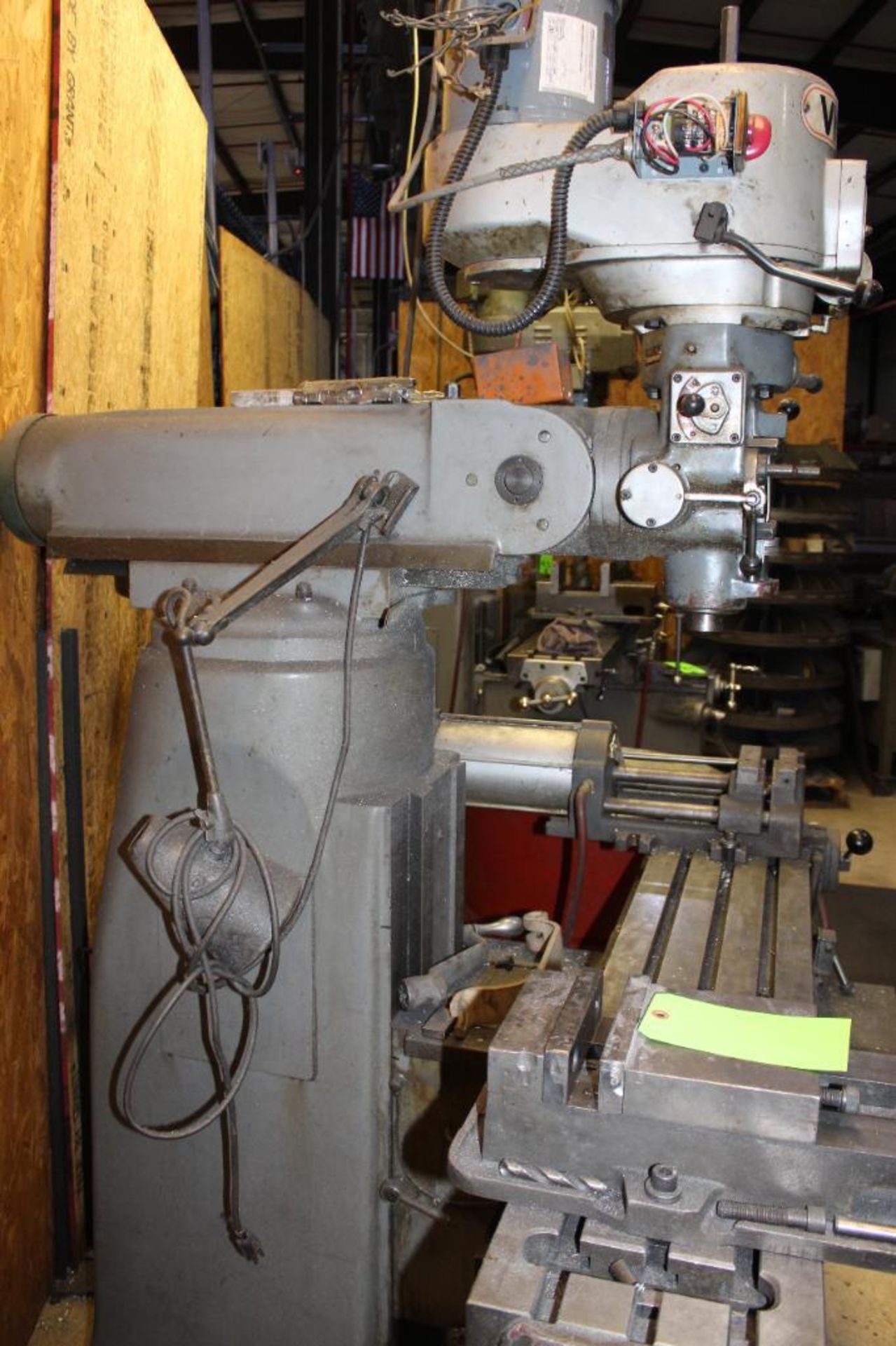 Victor Knee Mill Model CD2VS W/ AcuRite Millmate and 12" Rotary Table Bridgeport News - Image 7 of 10