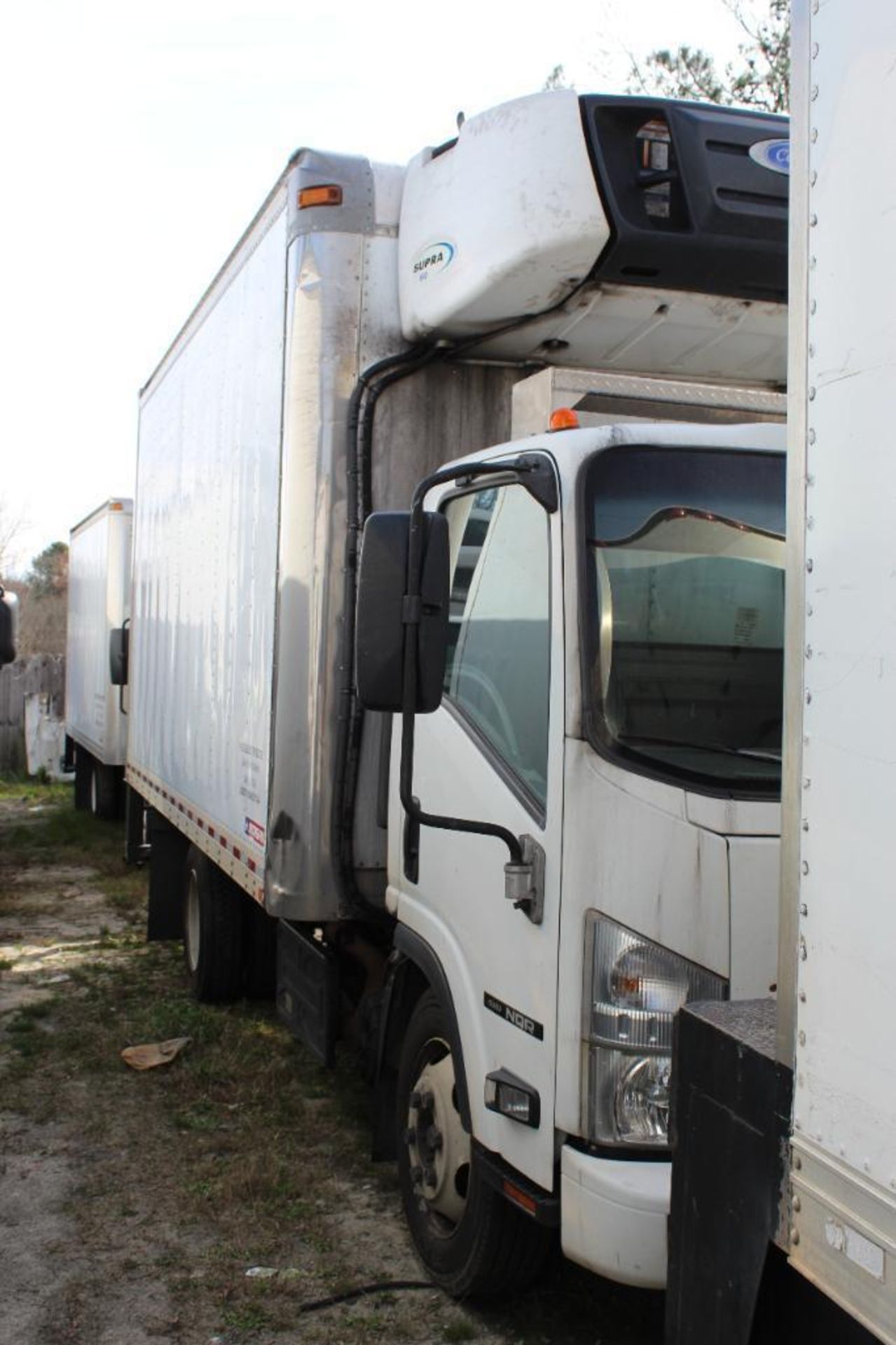 2018 ISUZU NQR DIESEL TRUCK - Image 3 of 35