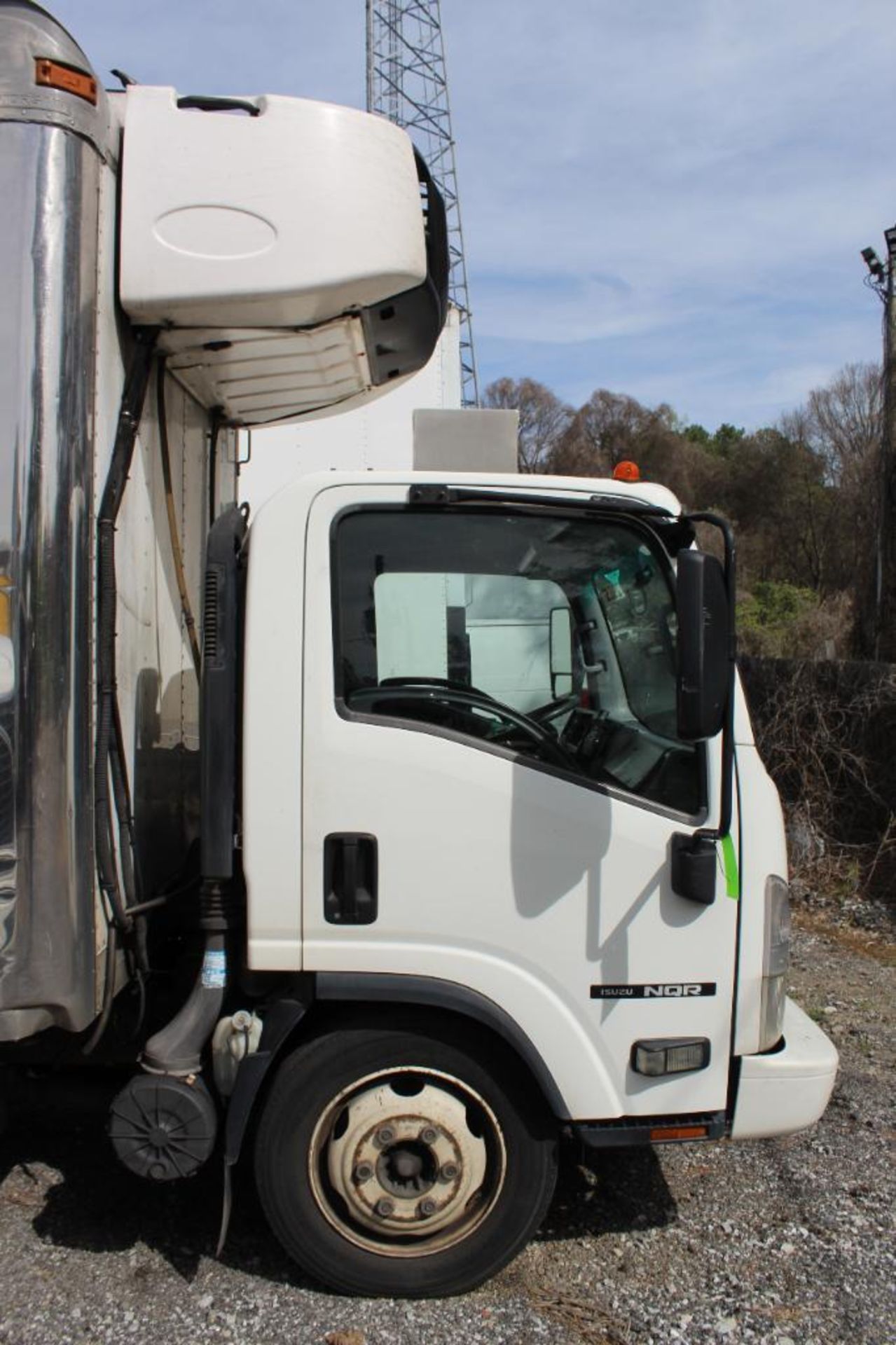 2015 ISUZU NQR DIESEL TRUCK - Image 16 of 41