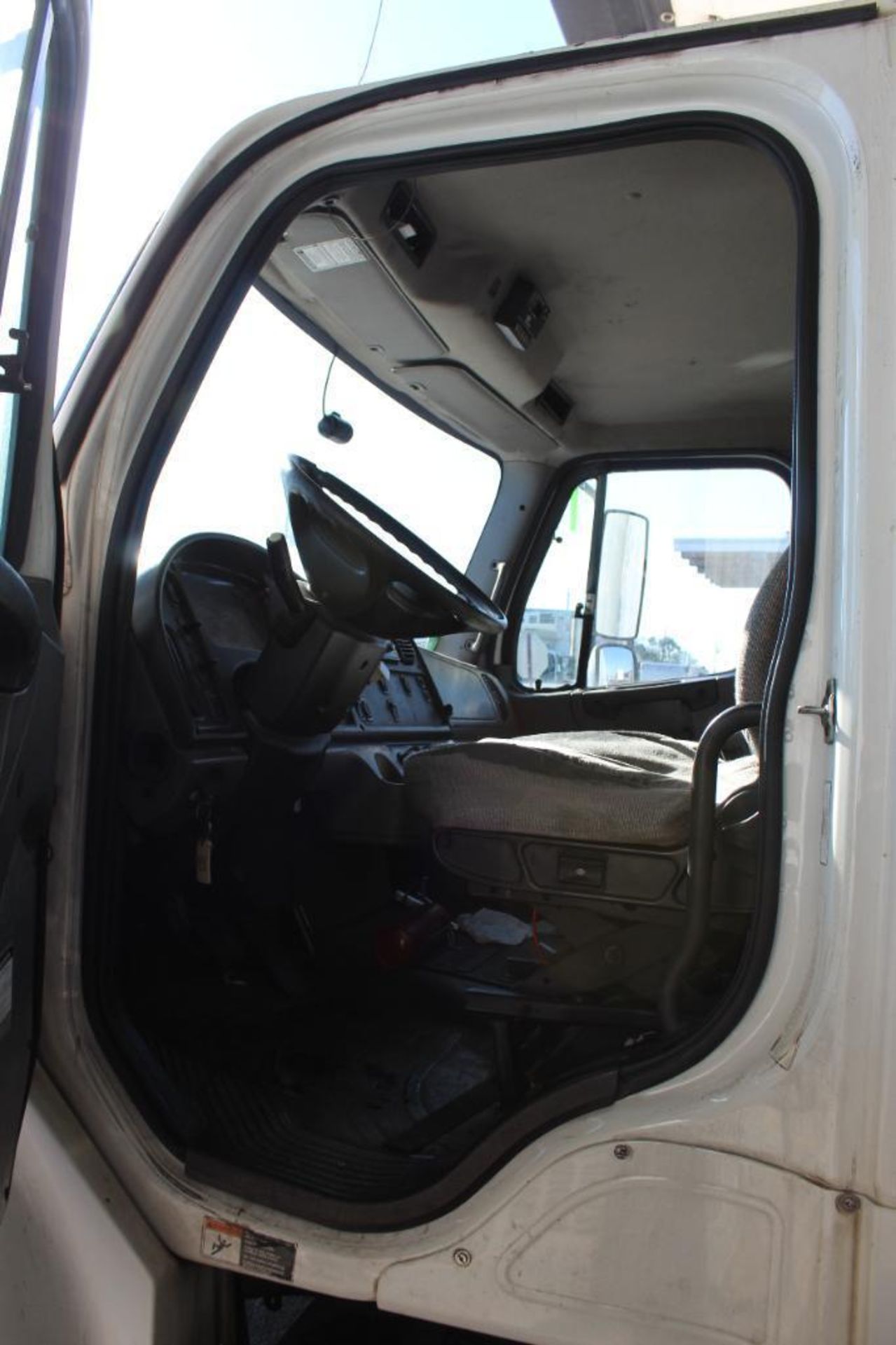 2014 Freightliner M2106 Truck - Image 12 of 56