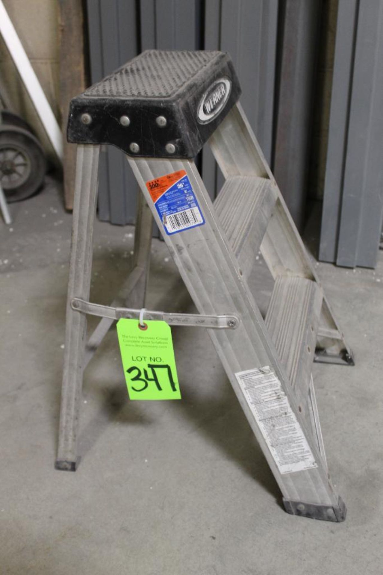 Werner 2' Ladder Model M150B 300LB Capacity