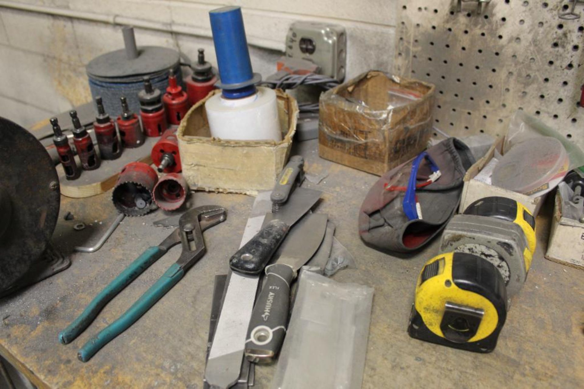 Contents of Work Bench to Inlcude Hand Tools, Holesaws, Tape Measures and Brackets - Image 4 of 10