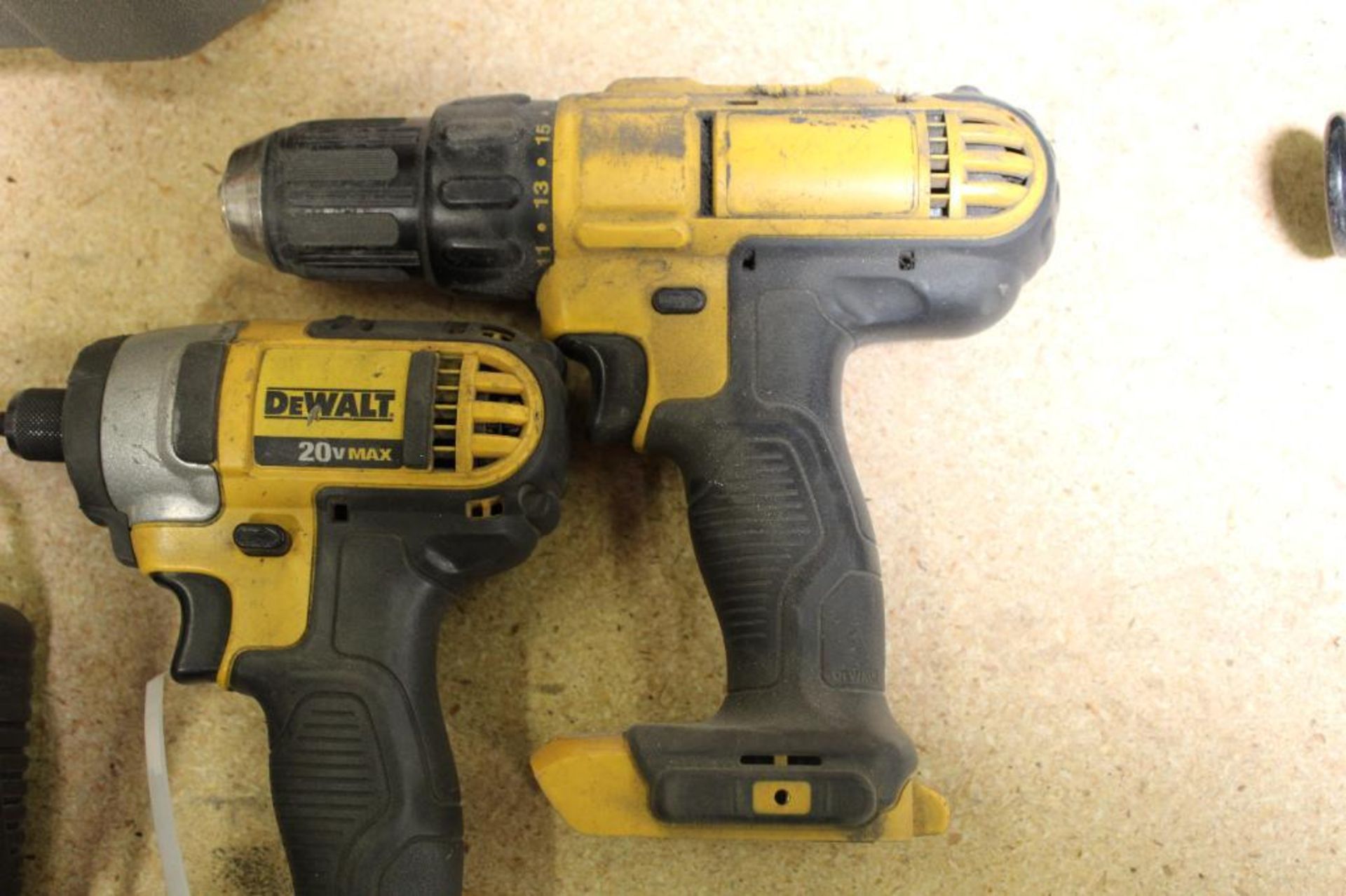 DeWalt Cordless Drill and Impact w/(2) Batteries and (1) Charger - Bild 2 aus 5