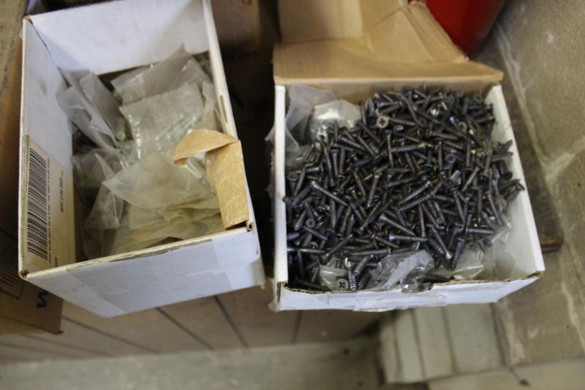 Lot of Various size Hinge Screws, Standard Screw Packs and self tappers - Image 3 of 11