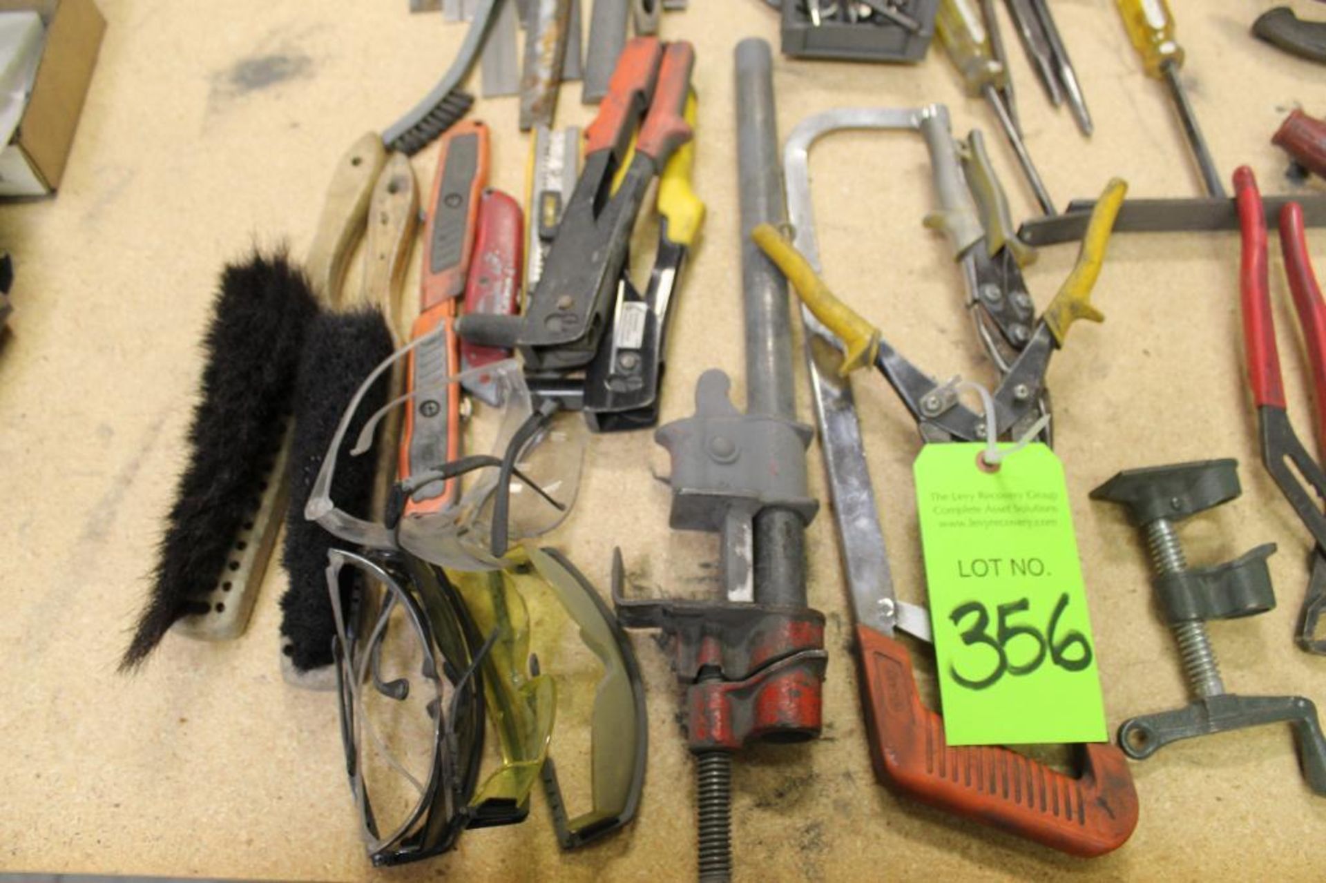 Lot of Assorted Hand Tools to Include Screw Drivers, Files, Clamps, Bolt Cutters - Image 4 of 6