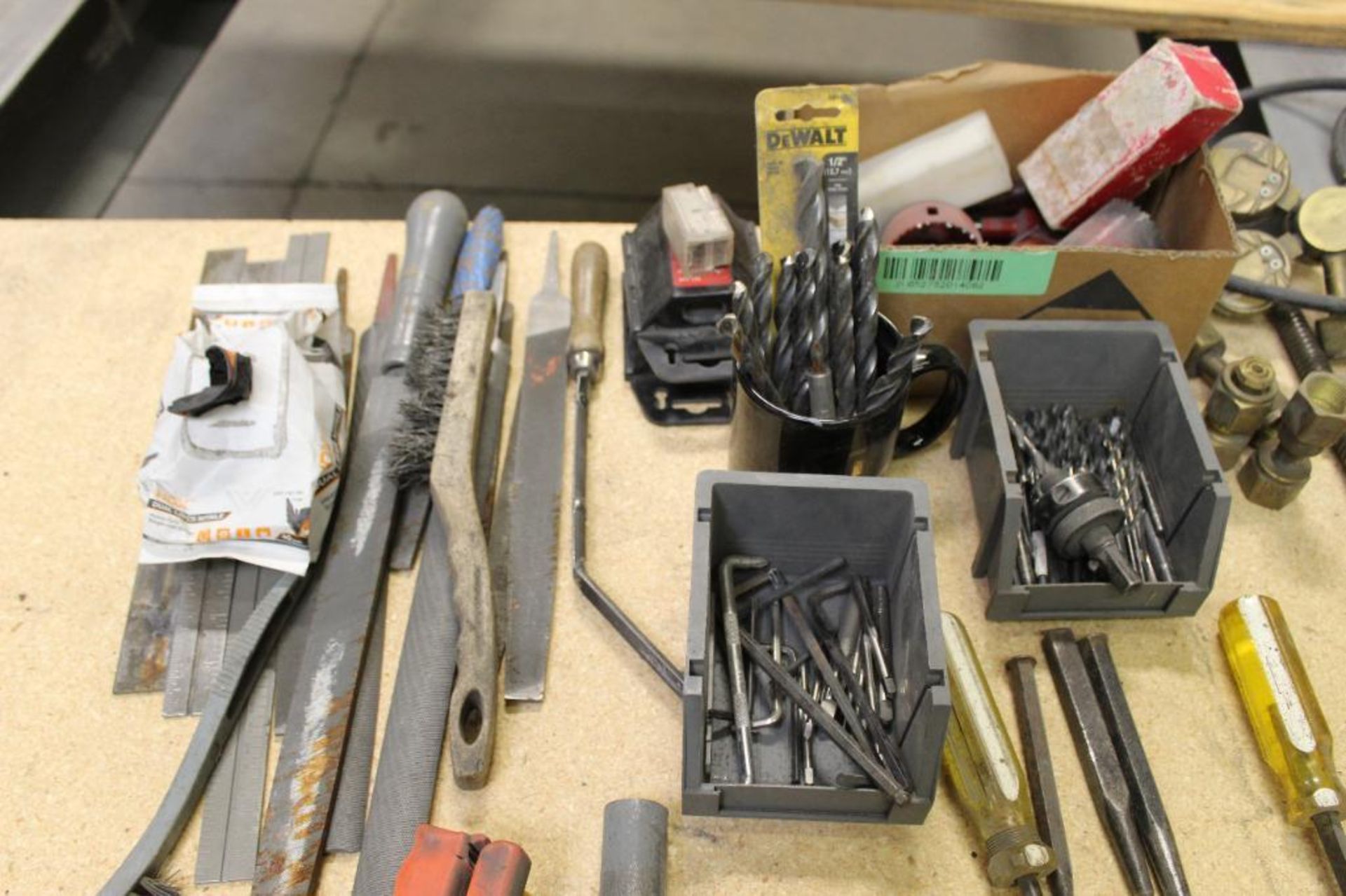 Lot of Assorted Hand Tools to Include Screw Drivers, Files, Clamps, Bolt Cutters - Bild 2 aus 6