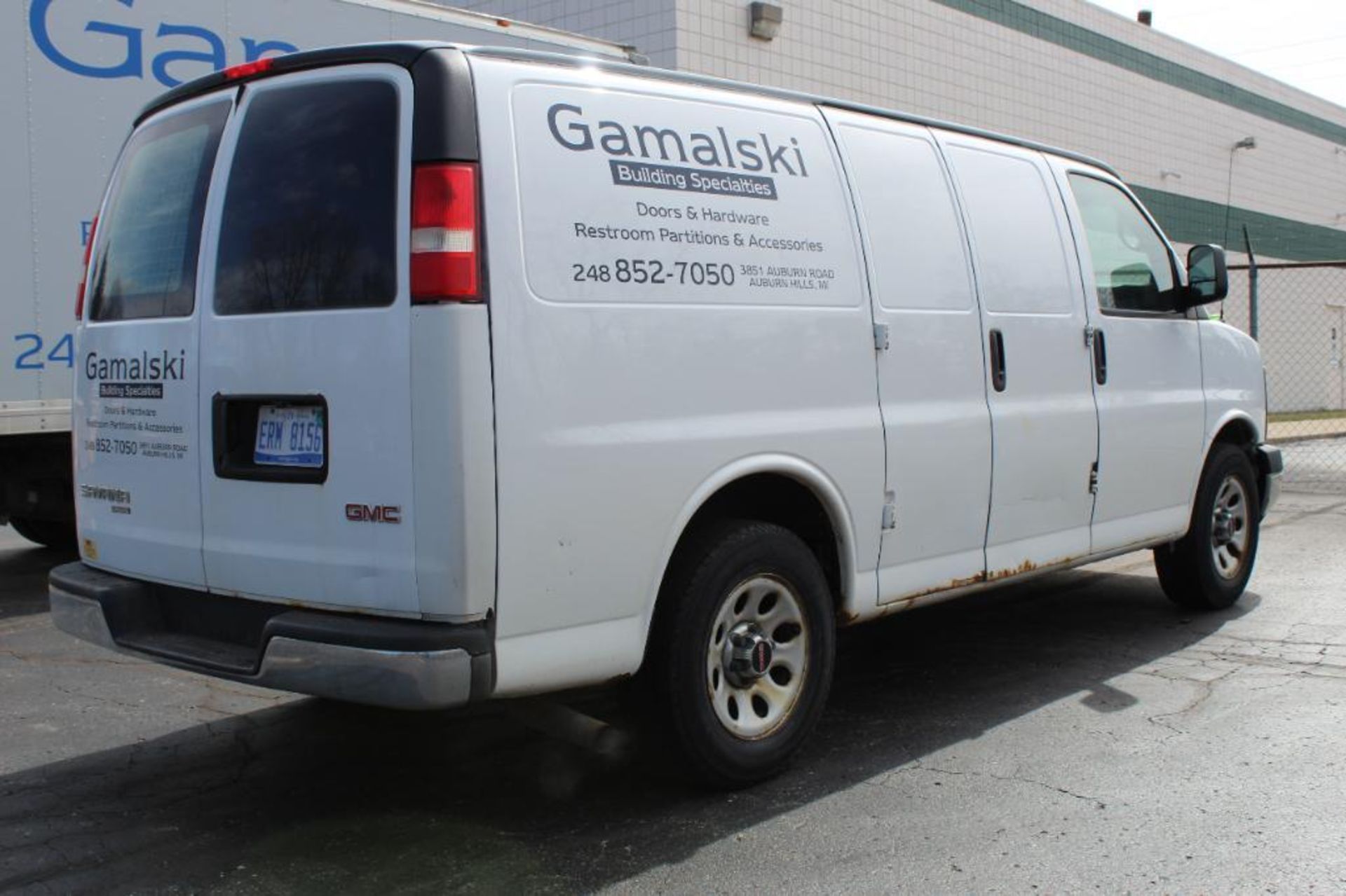 2013 GMC Savana Stabilitrak Van - Image 11 of 33