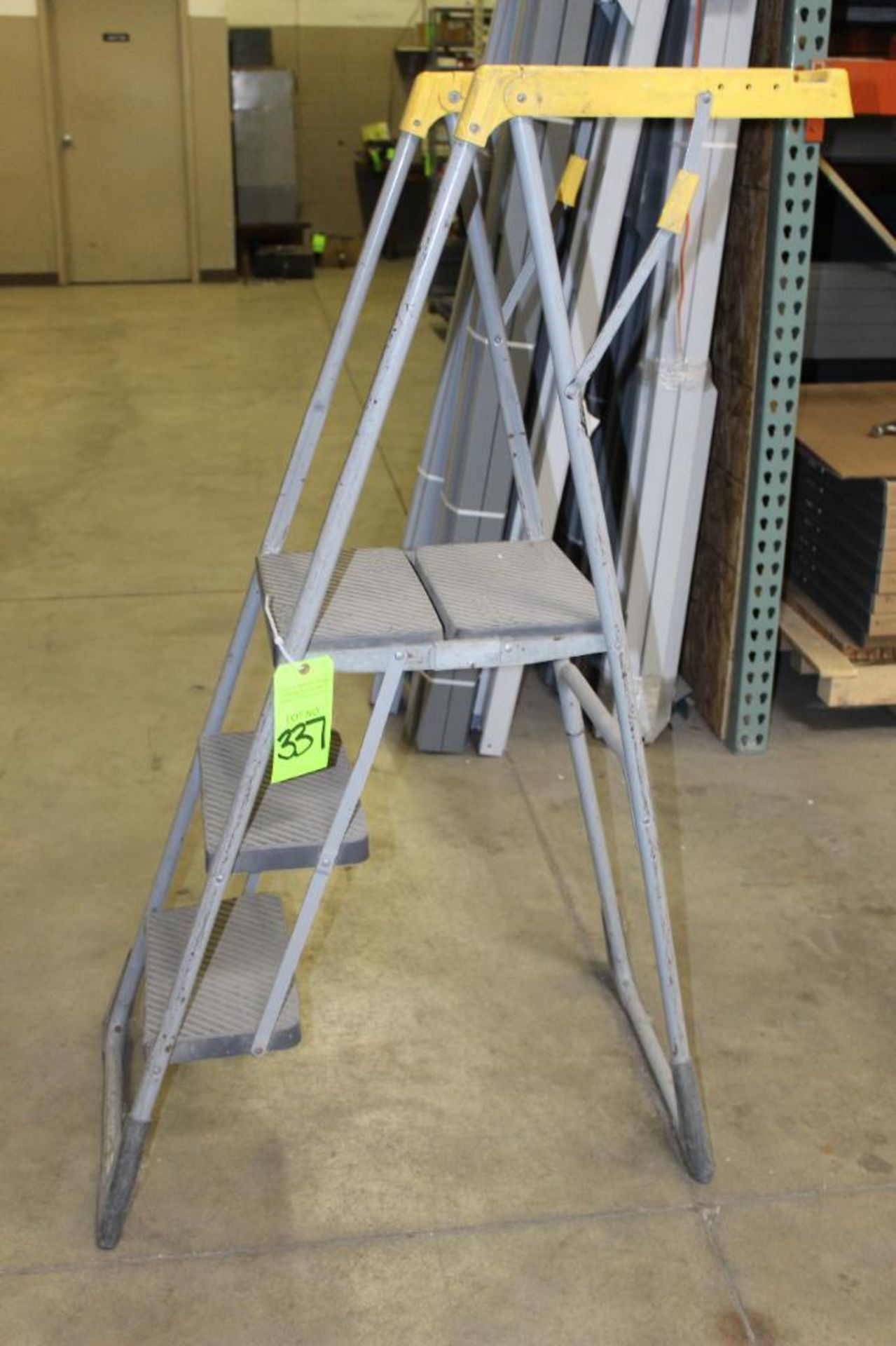 Cosco 3' Ladder