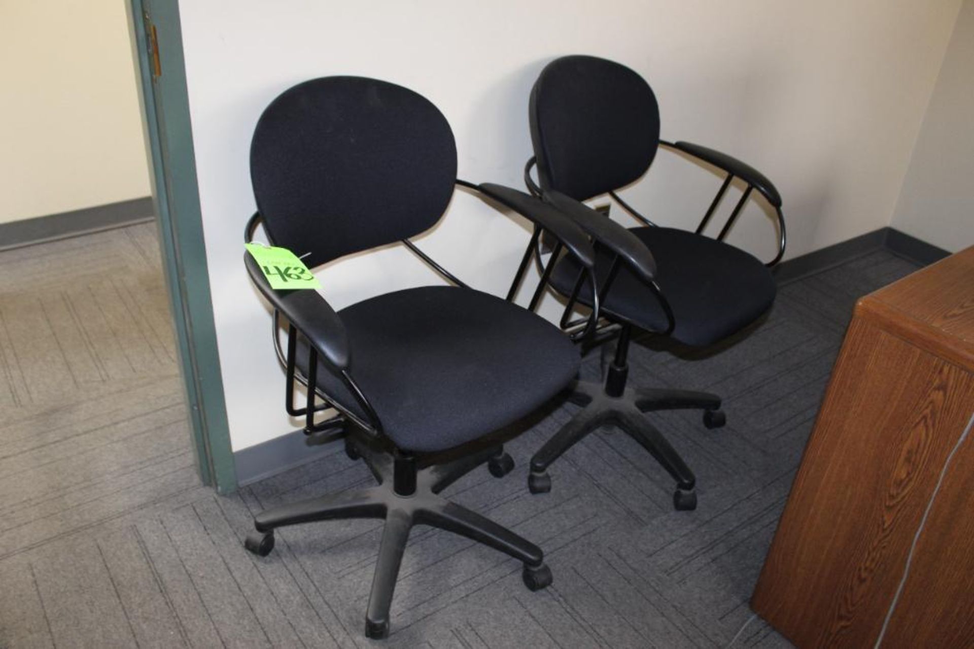 Lot of (2) Office Chairs - Image 2 of 3