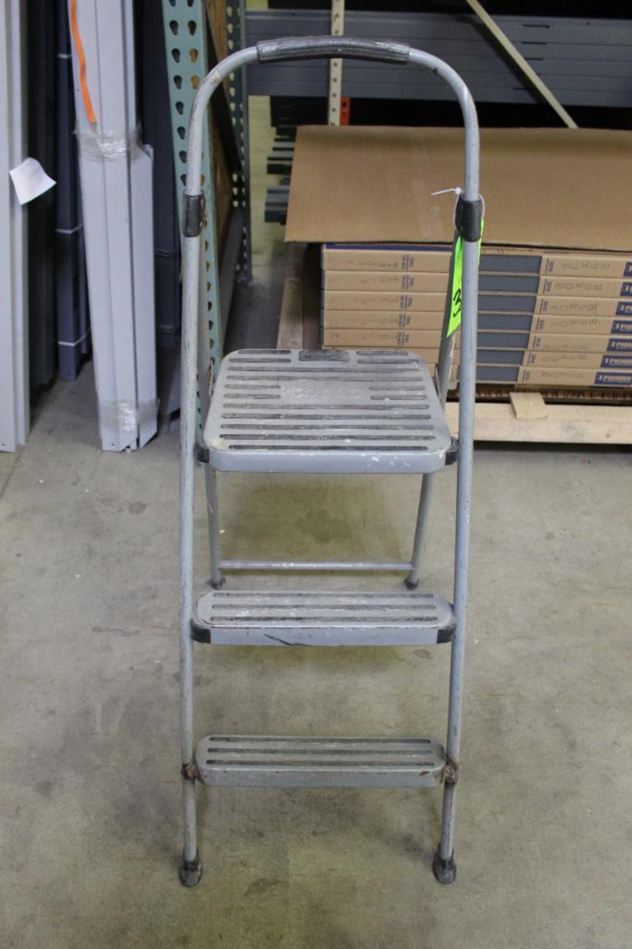 Cosco 3' Ladder - Image 2 of 3