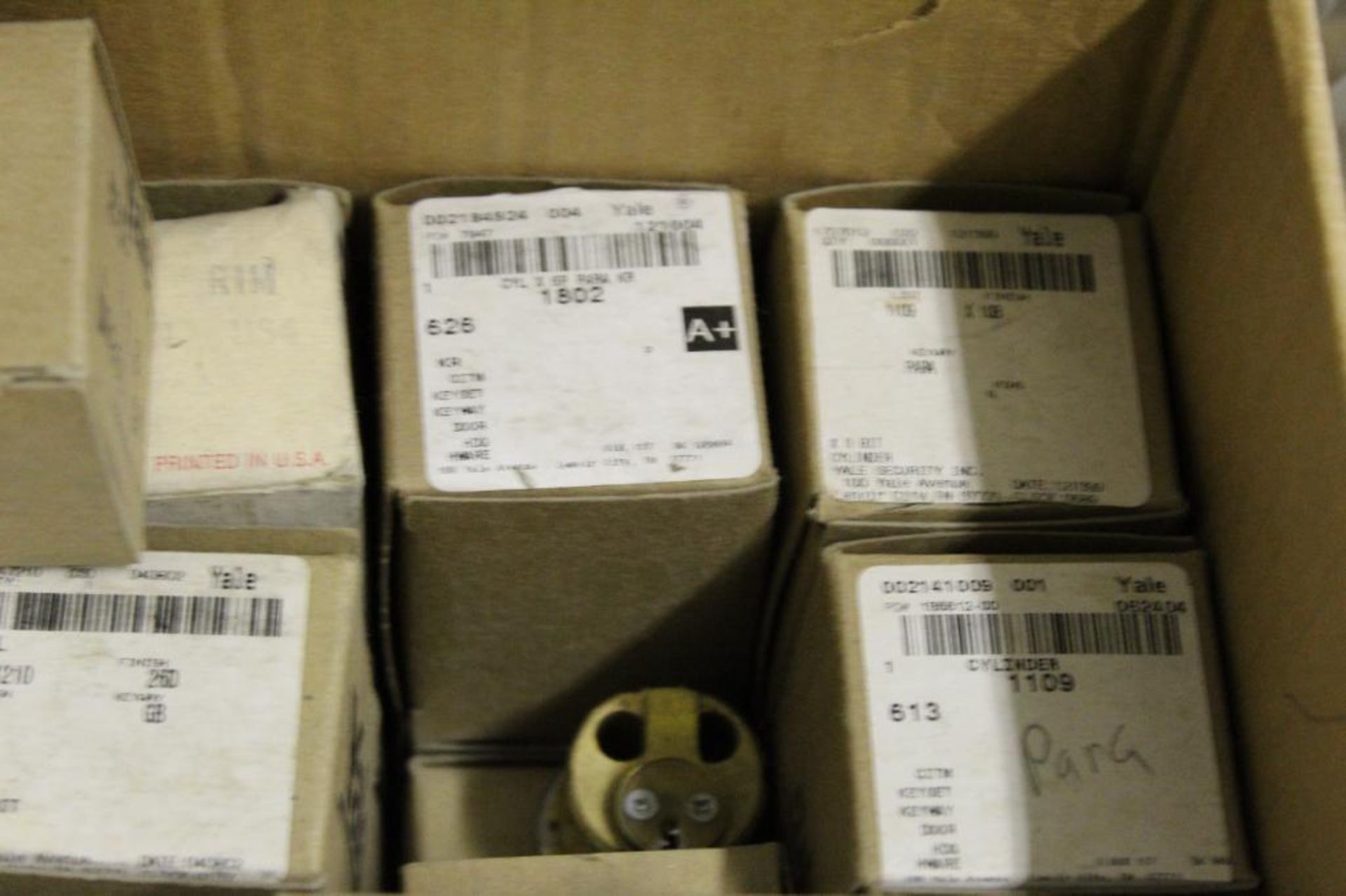 Lot of (8) Boxes of Assorted Yale Cylinders and Cores w/ Blank Keys - Image 7 of 12