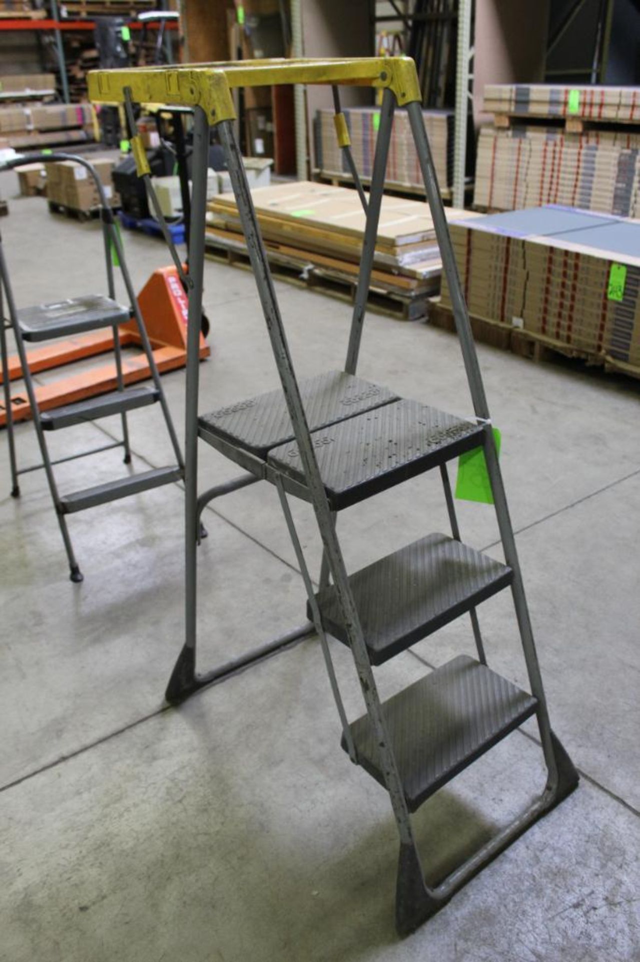Cosco 3' Ladder - Image 4 of 4