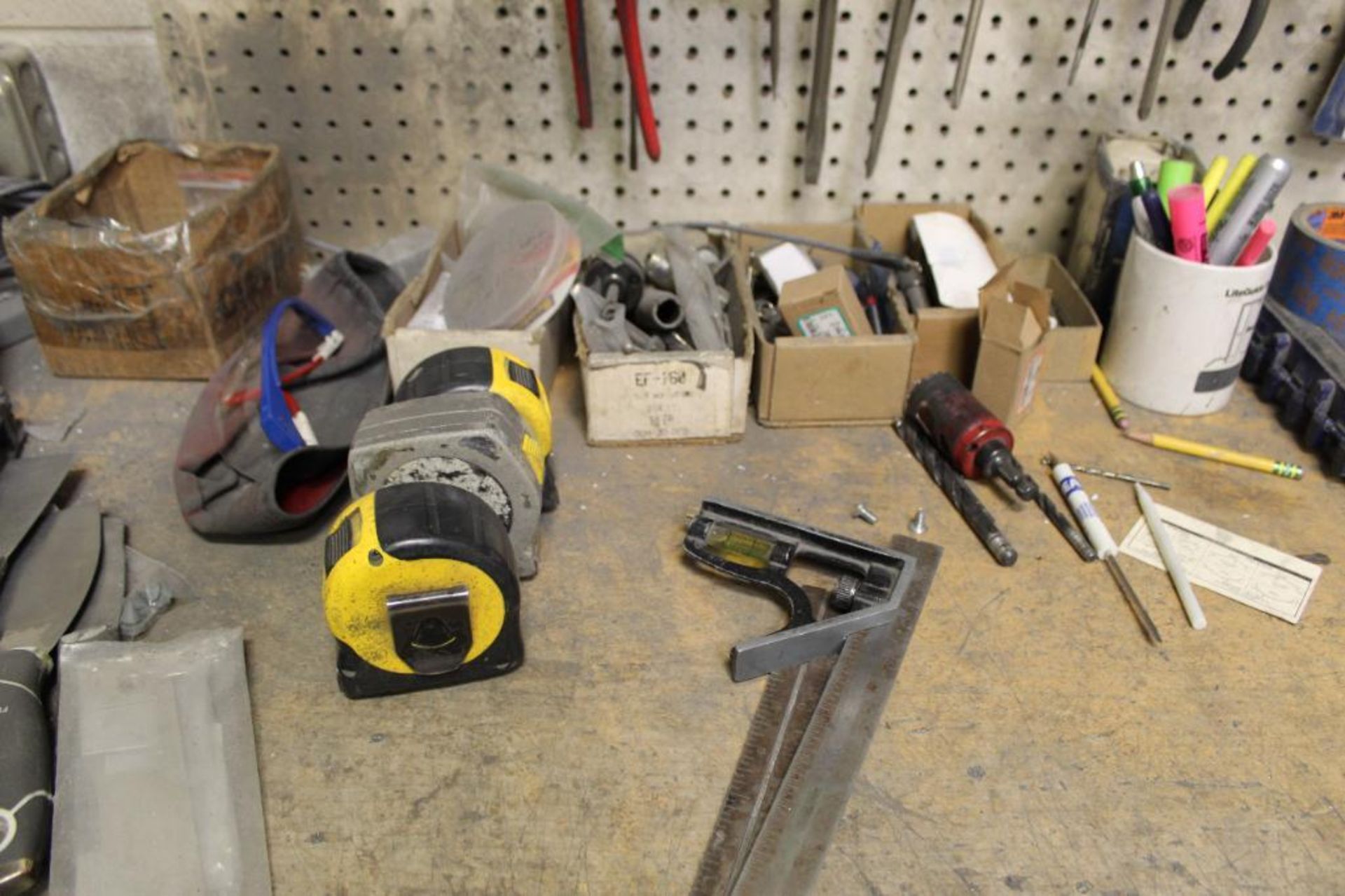 Contents of Work Bench to Inlcude Hand Tools, Holesaws, Tape Measures and Brackets - Image 5 of 10