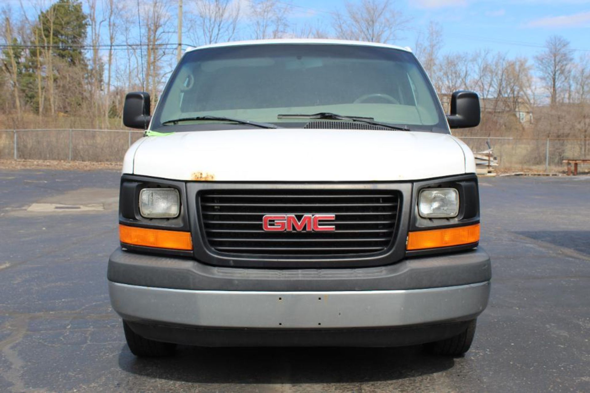 2013 GMC Savana Stabilitrak Van - Image 7 of 33