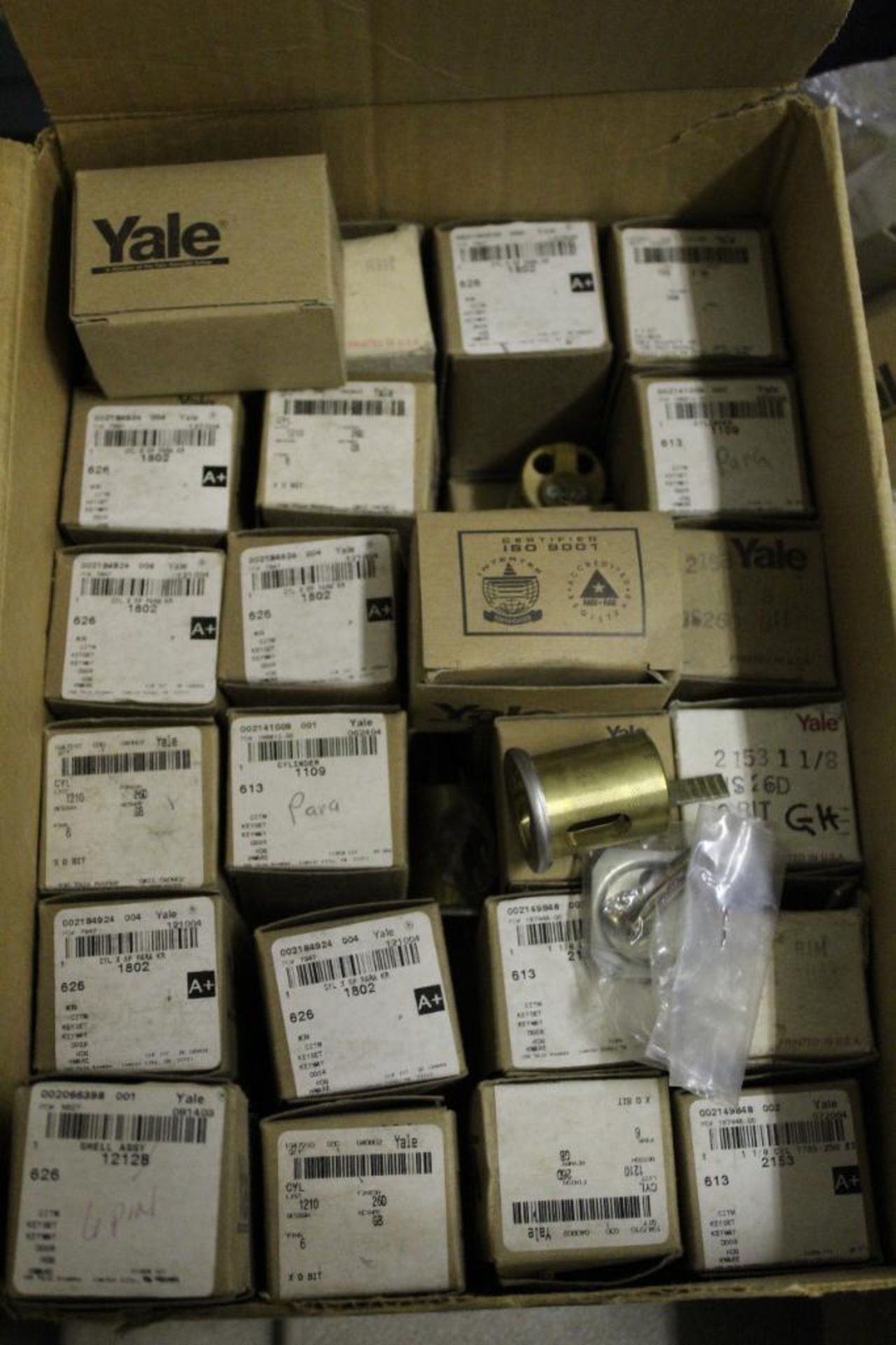 Lot of (8) Boxes of Assorted Yale Cylinders and Cores w/ Blank Keys - Image 4 of 12