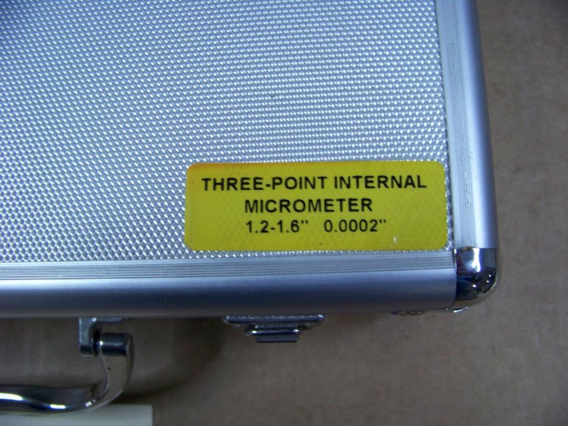 THREE POINT INTERNAL MICROMETER SET, 1.2-1.6, IN METAL CASE - Image 3 of 3