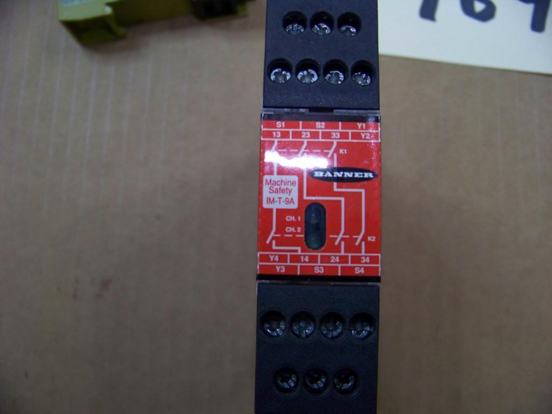 1 -BANNER, 3 - PILZ SAFETY RELAYS - Image 3 of 4