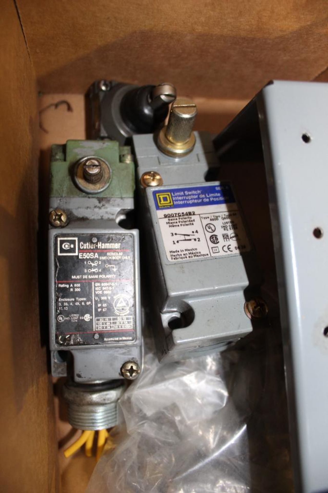 Lot of (2) Boxes Assorted Limit Switches and Honeywell Microswitches - Image 6 of 7