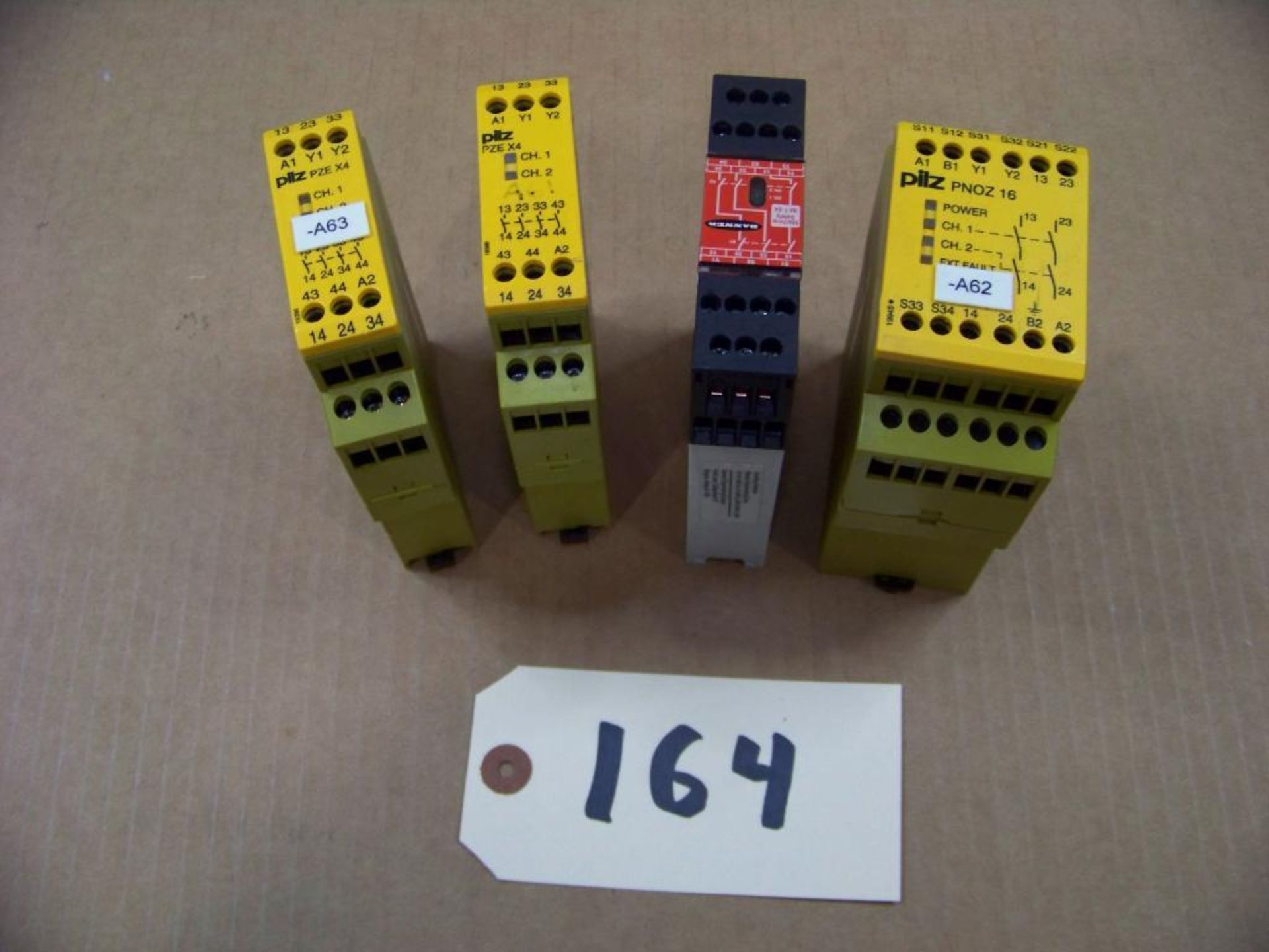 1 -BANNER, 3 - PILZ SAFETY RELAYS