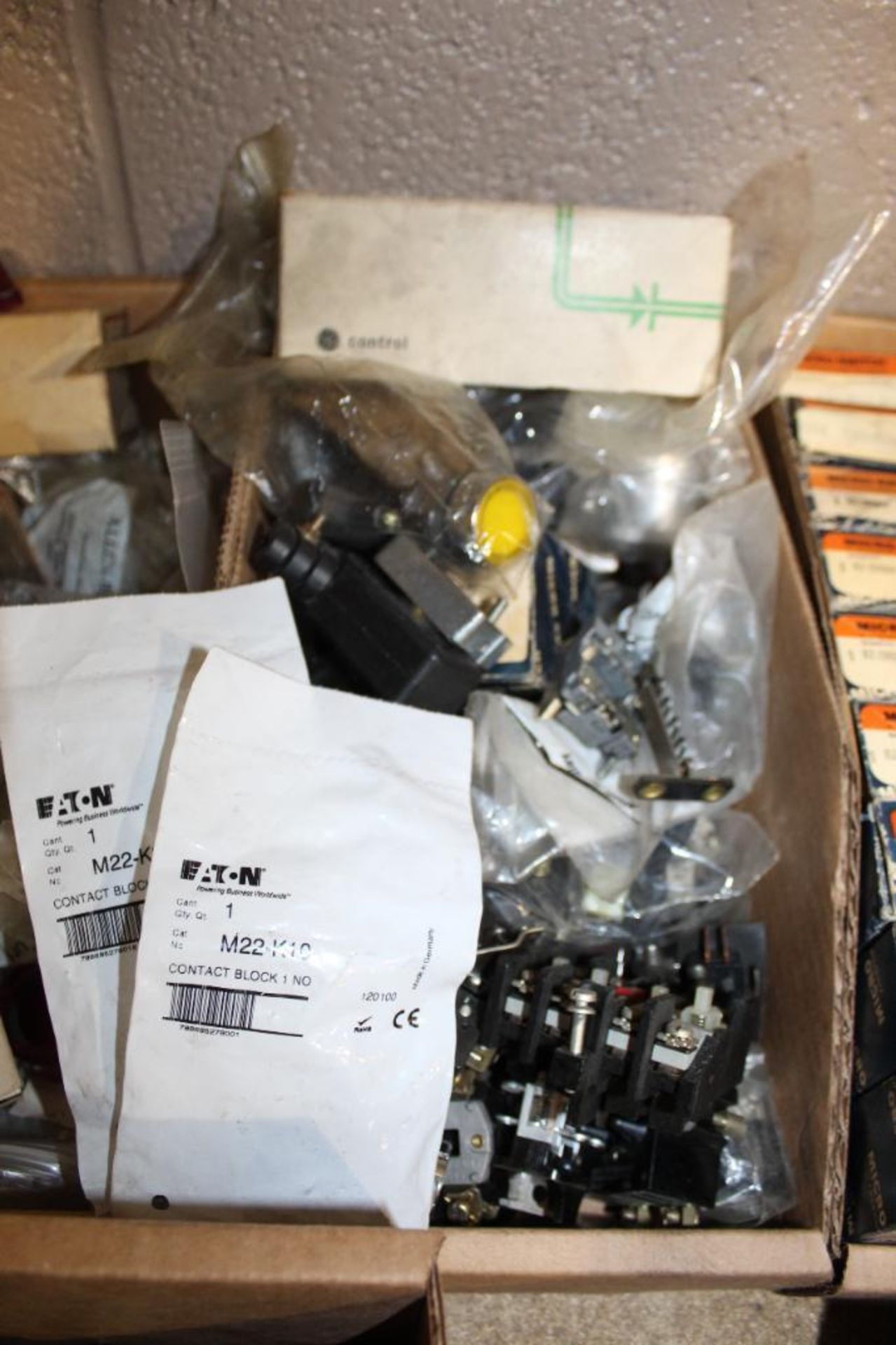 Lot of (3) Boxes Assorted Push Buttons, Cuttler Hammer Lens, Switchplates and Eaton Contact Block - Image 5 of 5