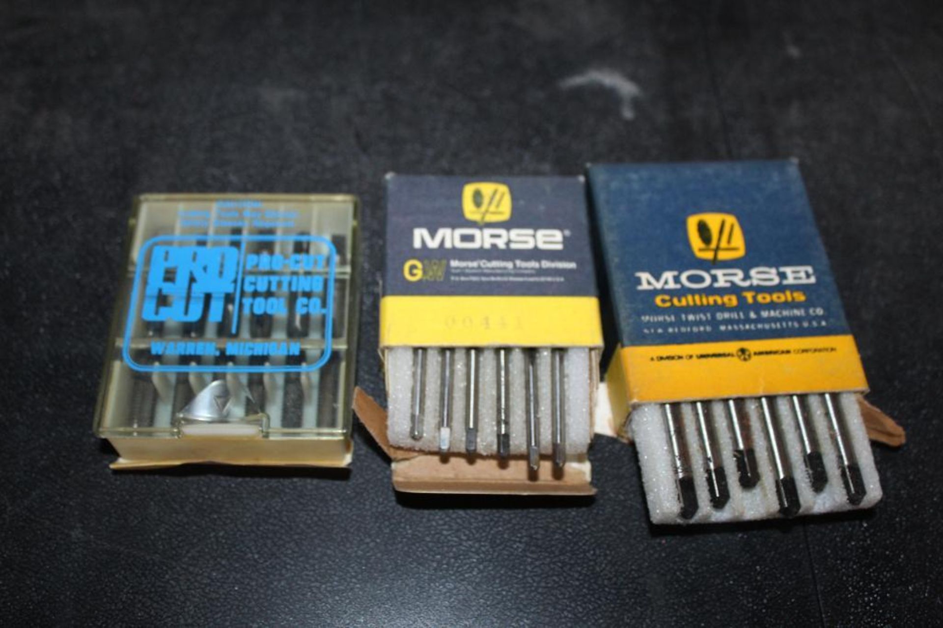 Lot of Assorted Morse Cut Threads - Image 5 of 5