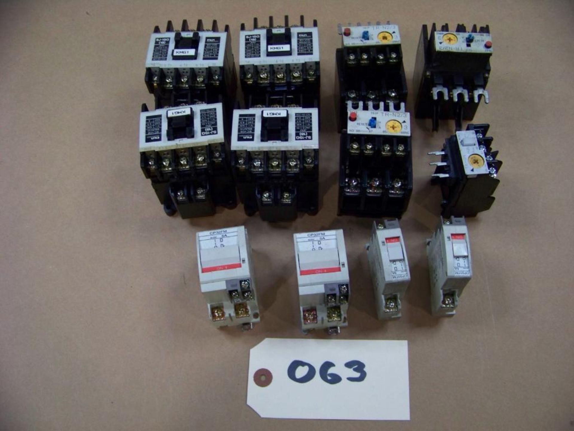 ASSORTMENT OF CONTRACTORS, BREAKERS AND THERMAL OVERLOAD RELAYS