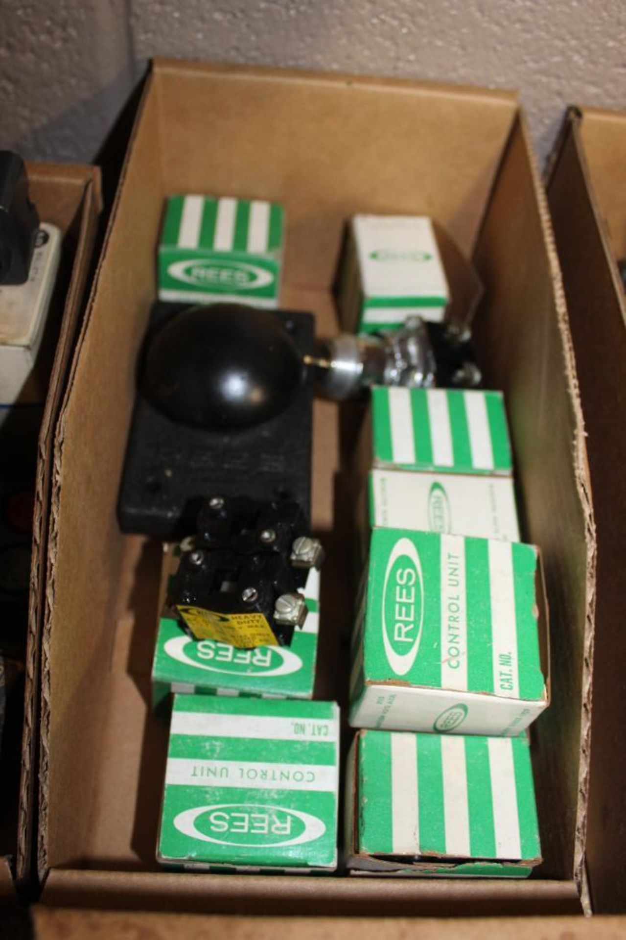 Lot of (4) Boxes Assorted Toggle Switches, Brass Chain Pull Switch, Cuttler Hammer Unit Switches, Re - Image 6 of 8