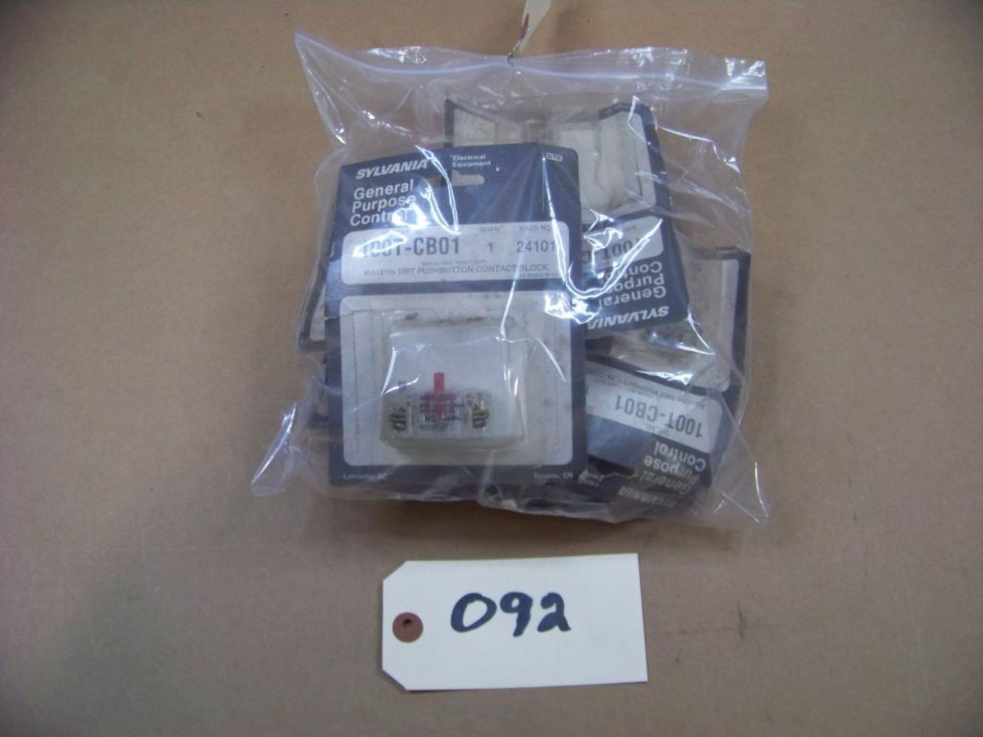 8 -GTE/SYLVANIA PUSH BUTTON CONTACT BLOCKS, #100T-CB01 "NEW"