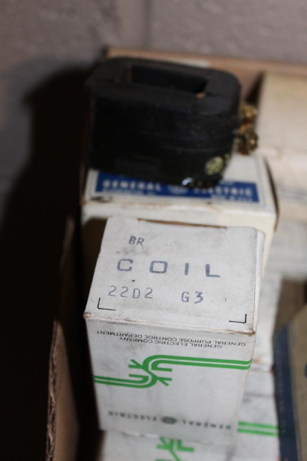 Lot of (4) Boxes Assorted General Electric Controls and (5) G.E. Microcentric Coils 1P17 G202 - Image 4 of 8