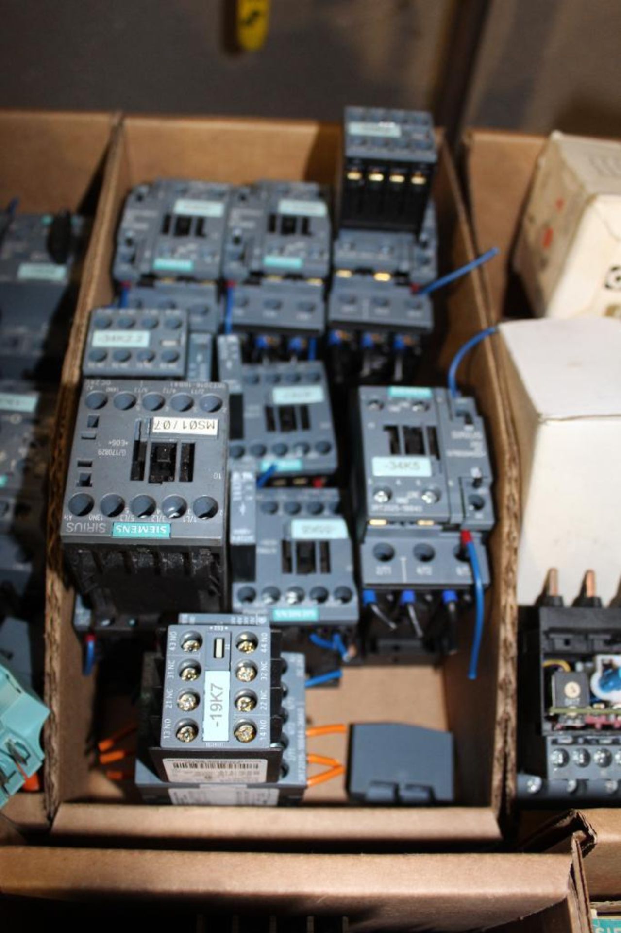 Lot of Siemens Sirius, Cutler Hammer, Dayton, Schneider Electric, ABB Switchline Circuit Breakers - Image 6 of 10