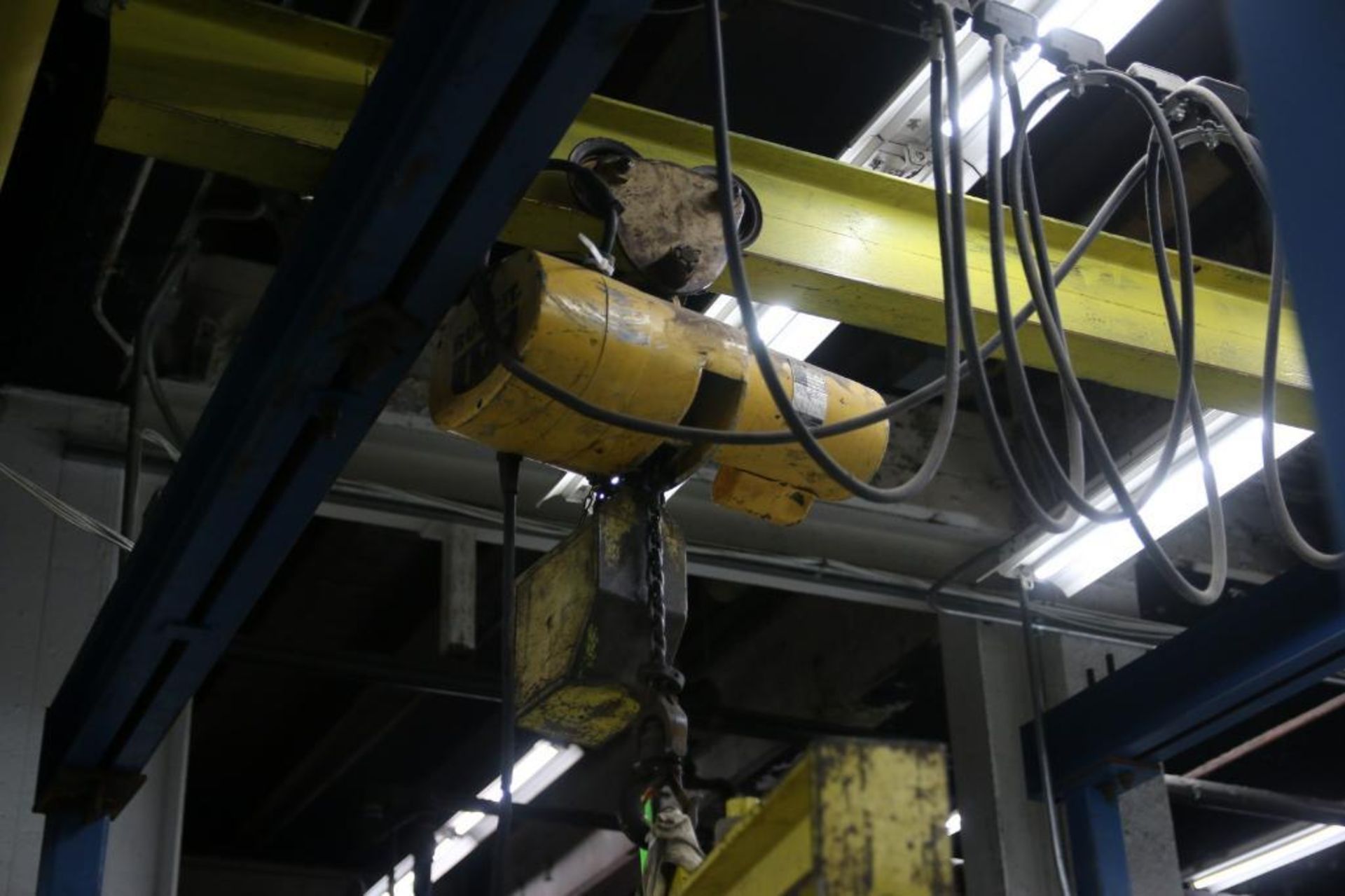 Mass 1 Ton Free-Standing Overhead Rail Beam Assembly - Image 2 of 5