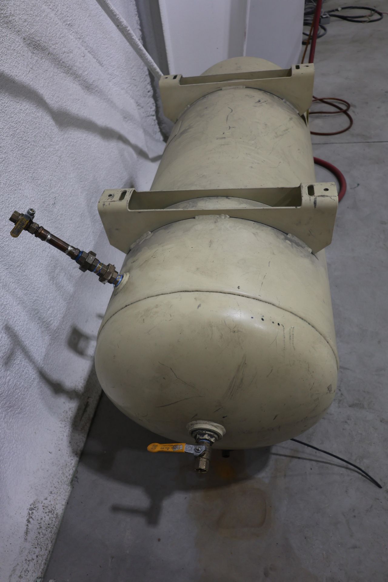 120 Gallon Air Tank - Image 2 of 3