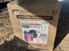 TMG HEAVY DUTY WHEEL BALANCER