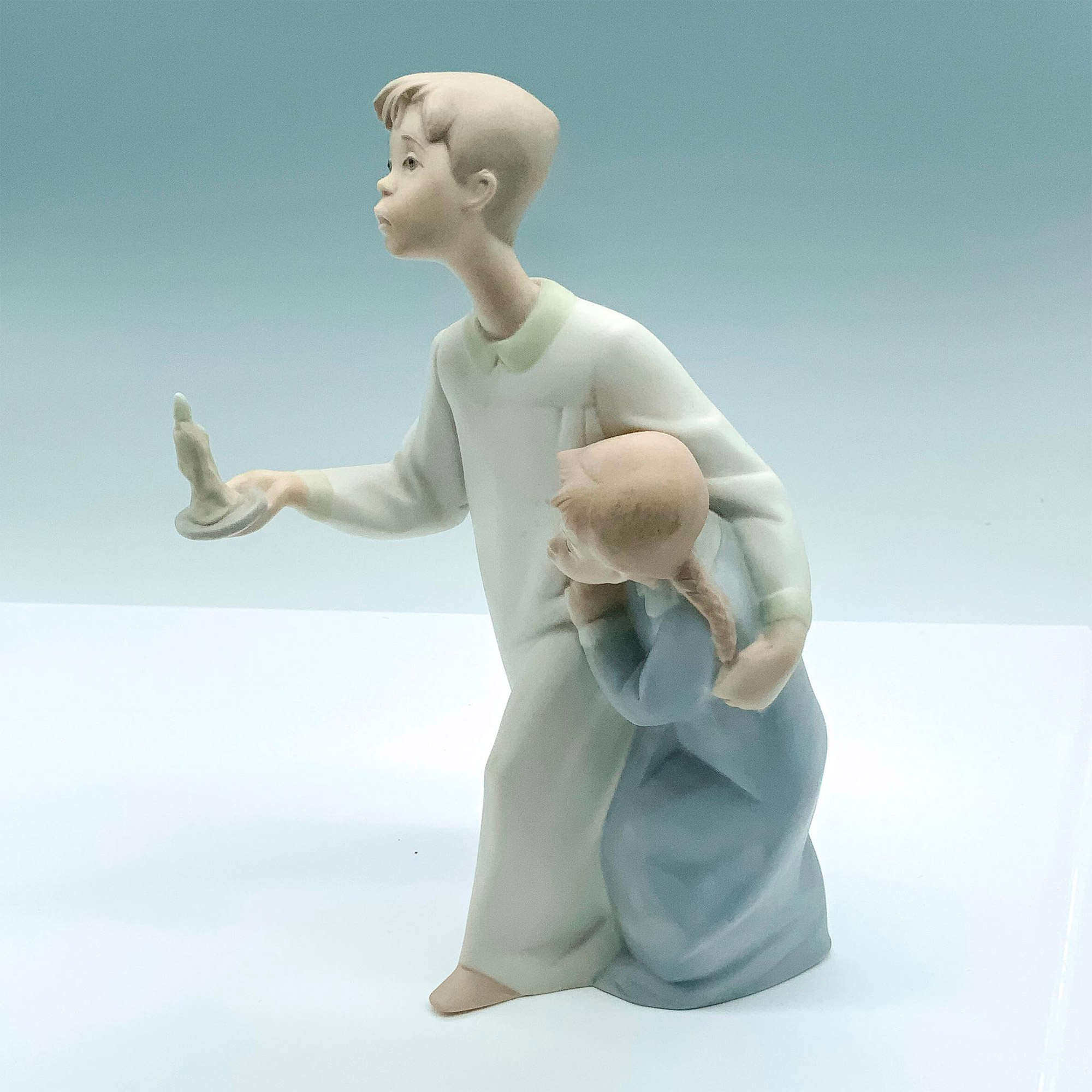Boy And Girl 1014874 - Lladro Porcelain Figurine - Image 2 of 5