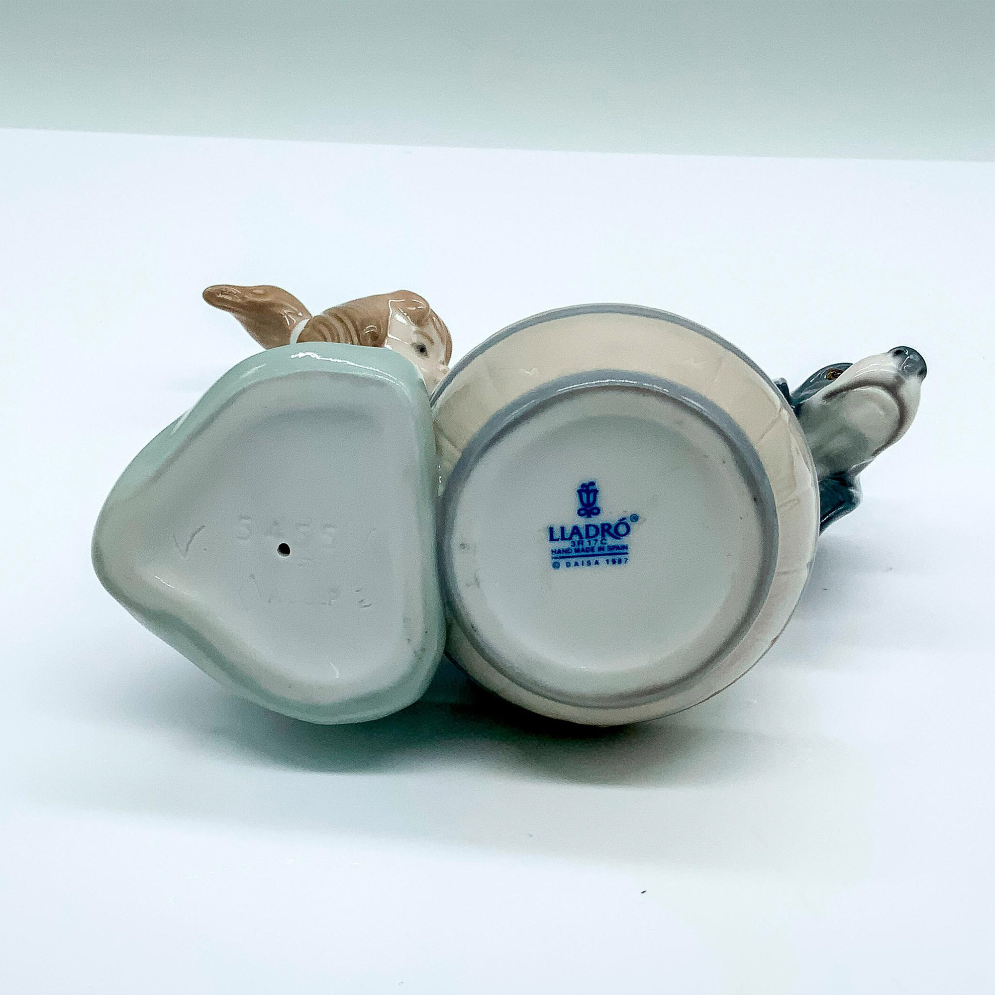 Bashful Bather 1005455 - Lladro Porcelain Figurine - Image 4 of 4