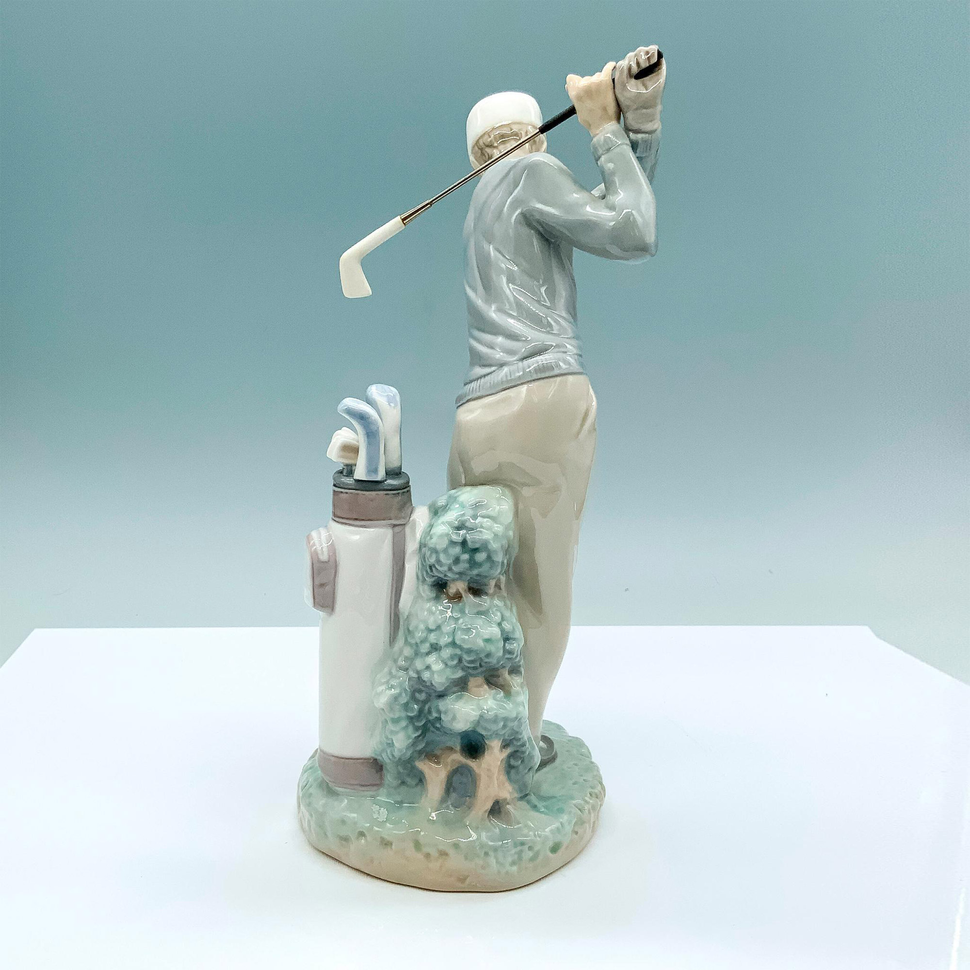 Golfer 1004824 - Lladro Porcelain Figurine - Image 2 of 5