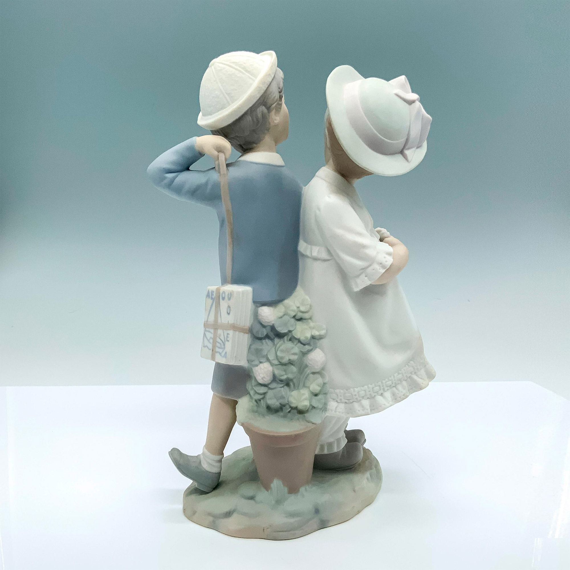 Puppy Love 1011127 - Lladro Porcelain Figurine - Image 2 of 5