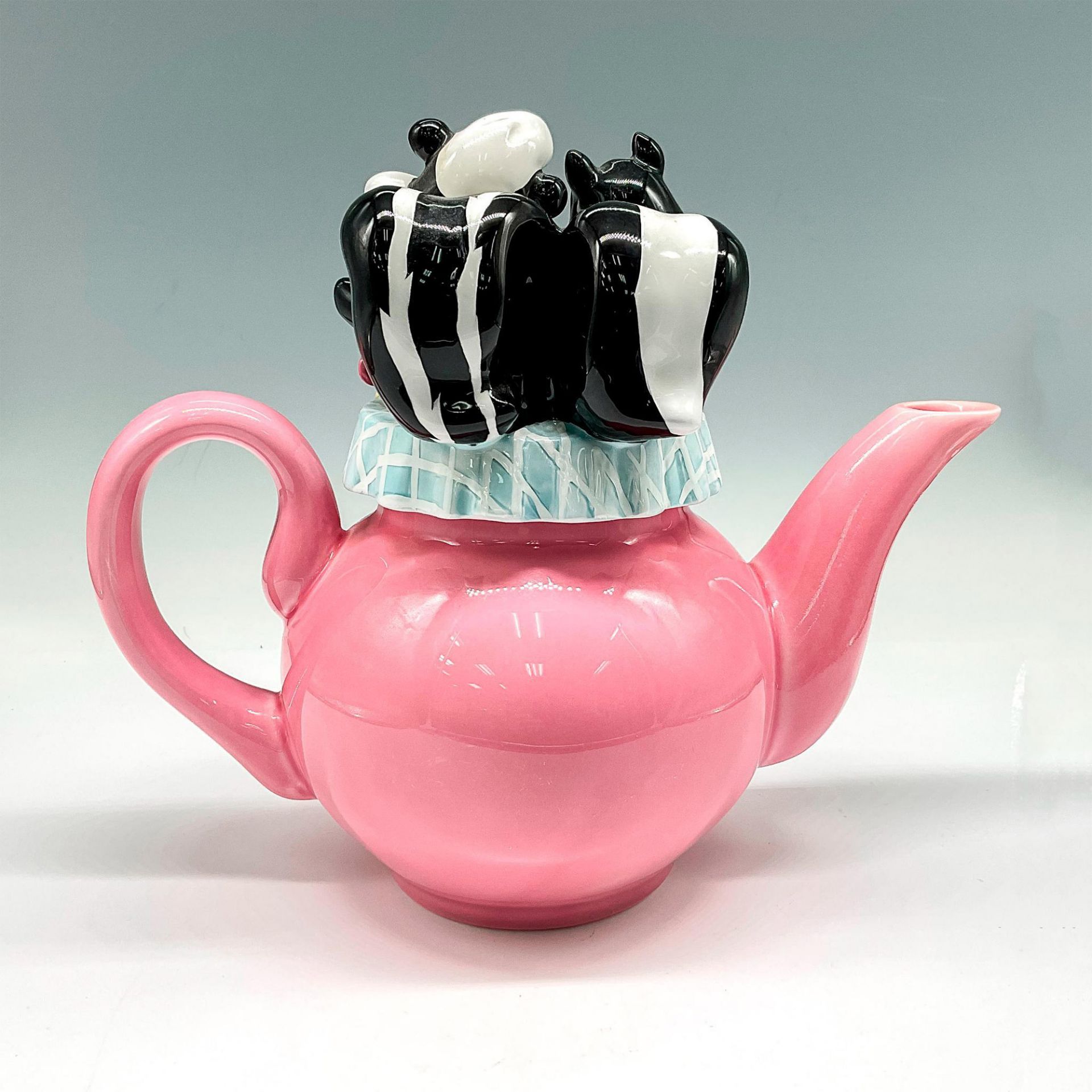 Warner Bros. Ceramic Pepe Le Pew & Penelope Teapot - Bild 2 aus 3