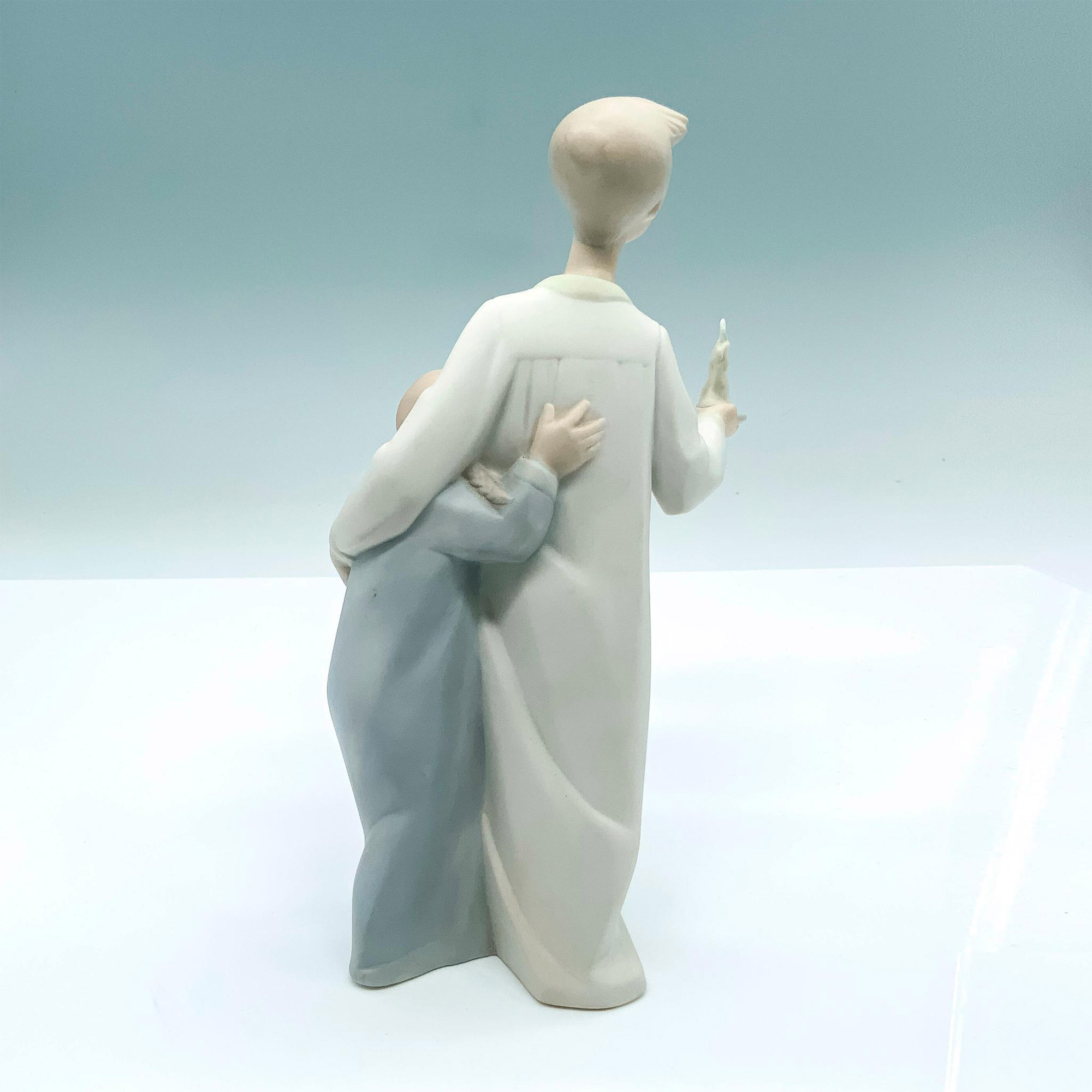 Boy And Girl 1014874 - Lladro Porcelain Figurine - Image 4 of 5