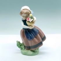 Spring Is Here 1005223 - Lladro Porcelain Figurine