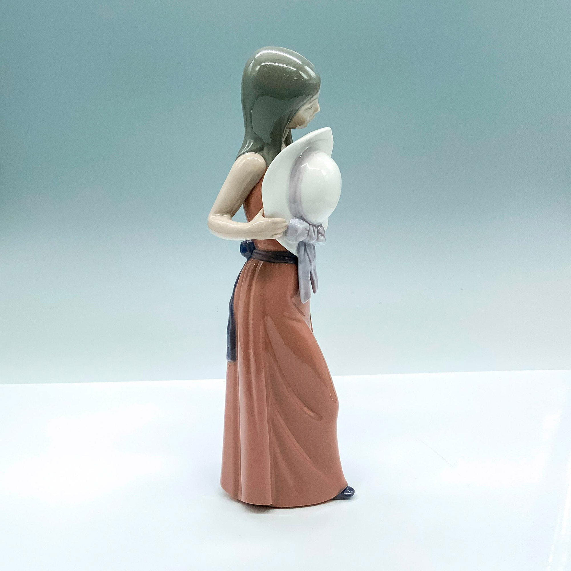 Bashful 1005007 - Lladro Porcelain Figurine - Image 4 of 5