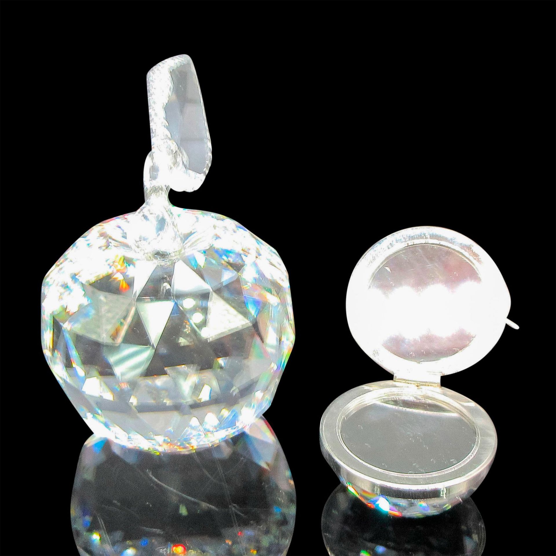 Swarovski Silver Crystal Apple Paperweight & Trinket Box - Image 2 of 3