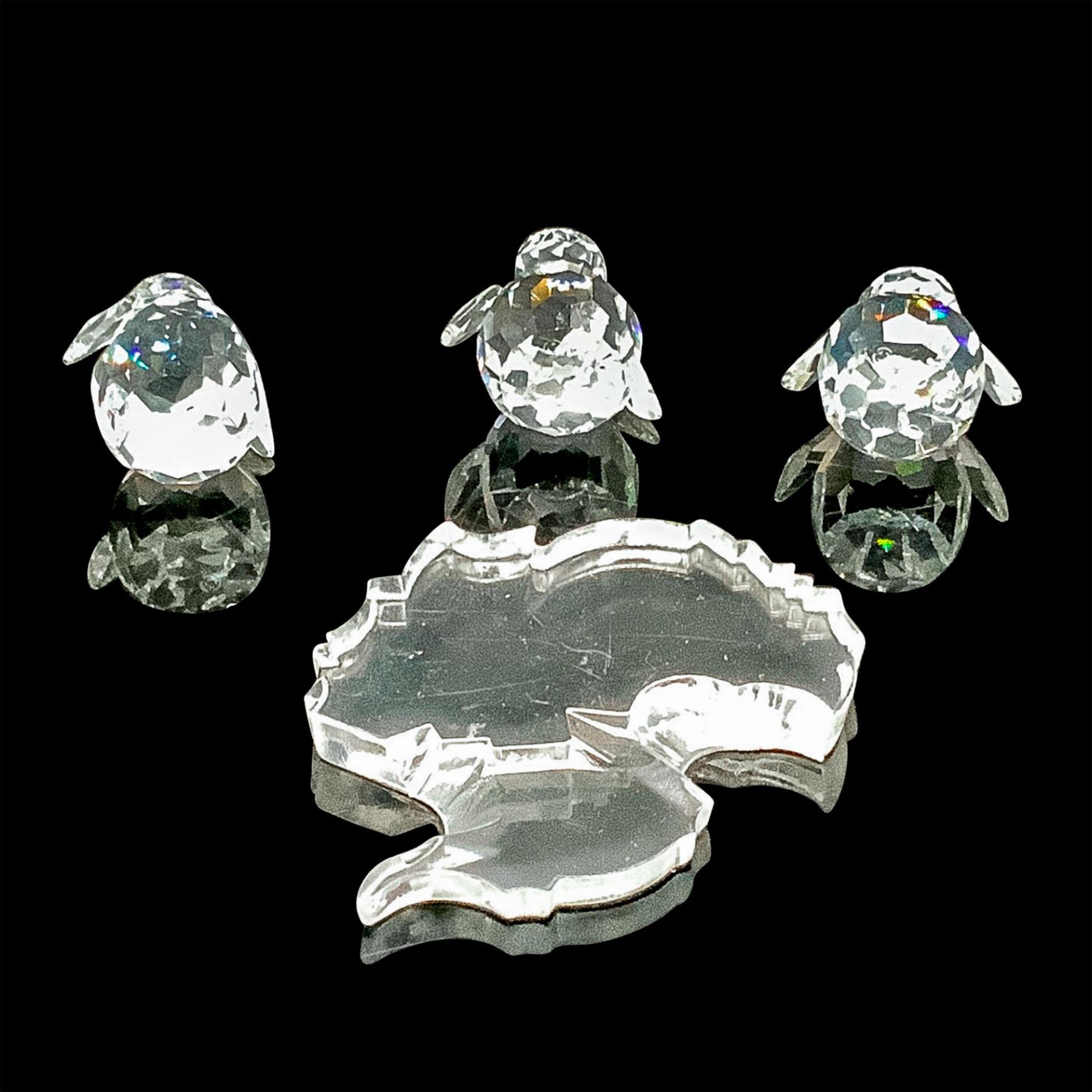 Swarovski Crystal Figurine, Three Penguins On Ice Flow - Image 3 of 4
