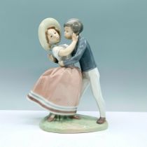 Waltz Time 1004856 - Lladro Porcelain Figurine