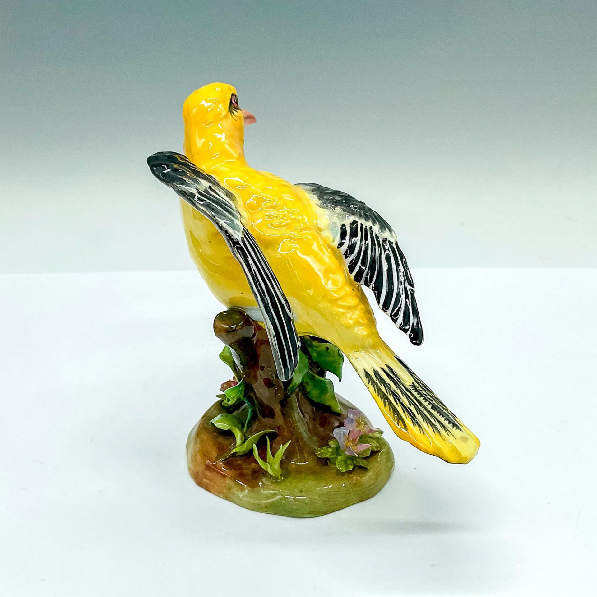 Crown Staffordshire Fine Bone China Bird Figurine - Bild 2 aus 3