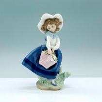 Pretty Pickings 1005222 - Lladro Porcelain Figurine