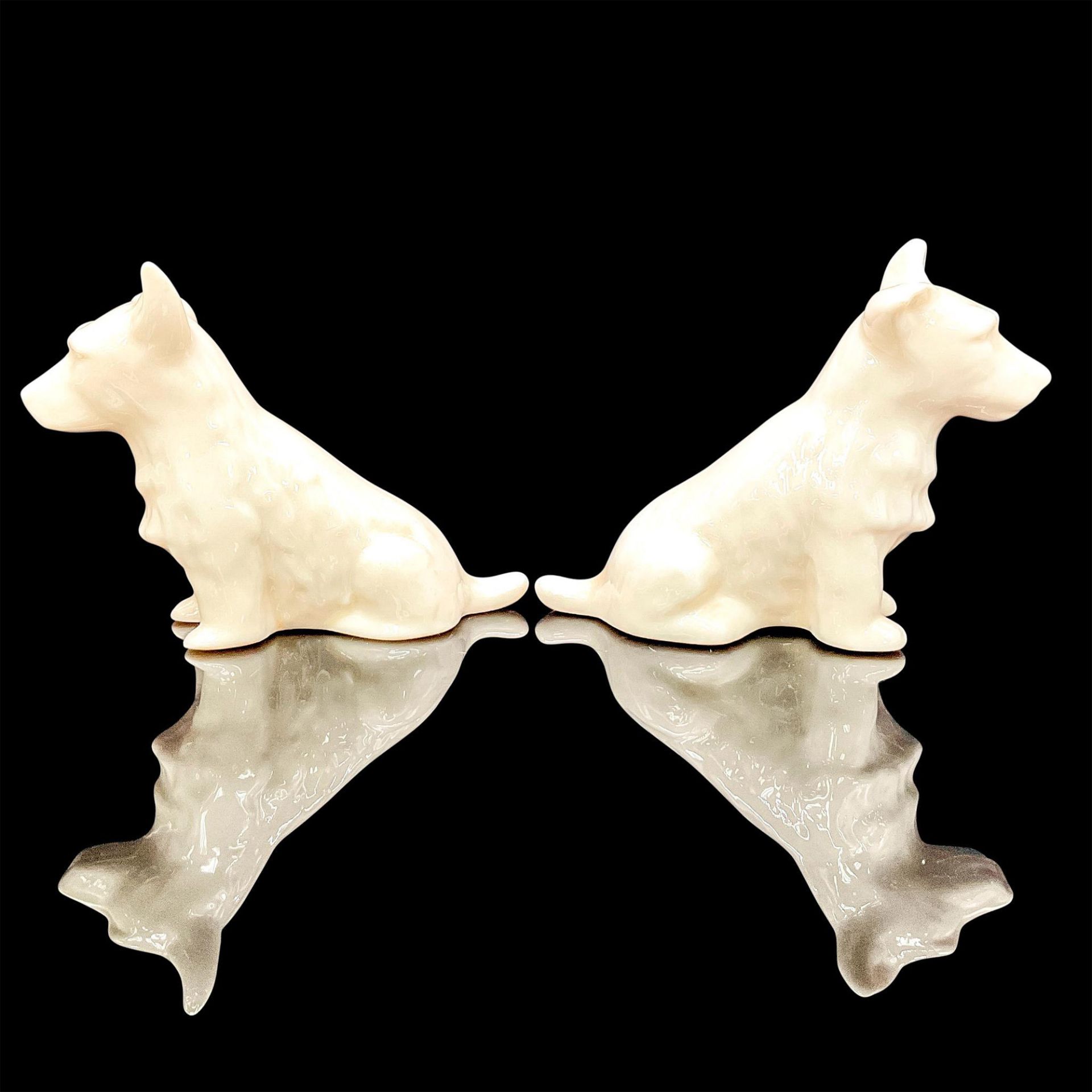 Pair of Belleek Porcelain Scottish Terrier Figurines - Bild 2 aus 3