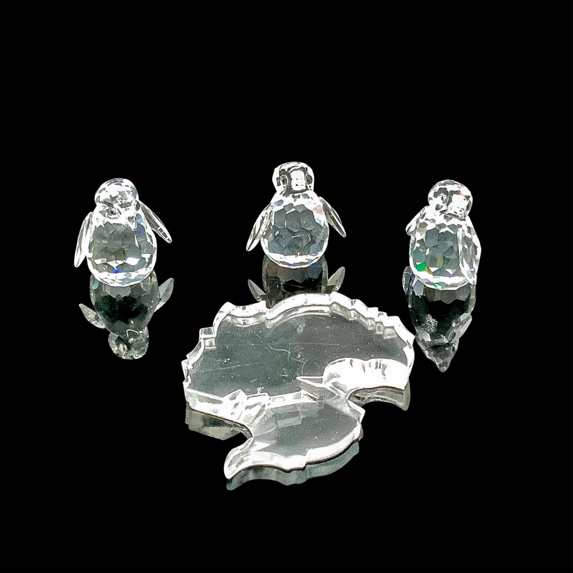 Swarovski Crystal Figurine, Three Penguins On Ice Flow