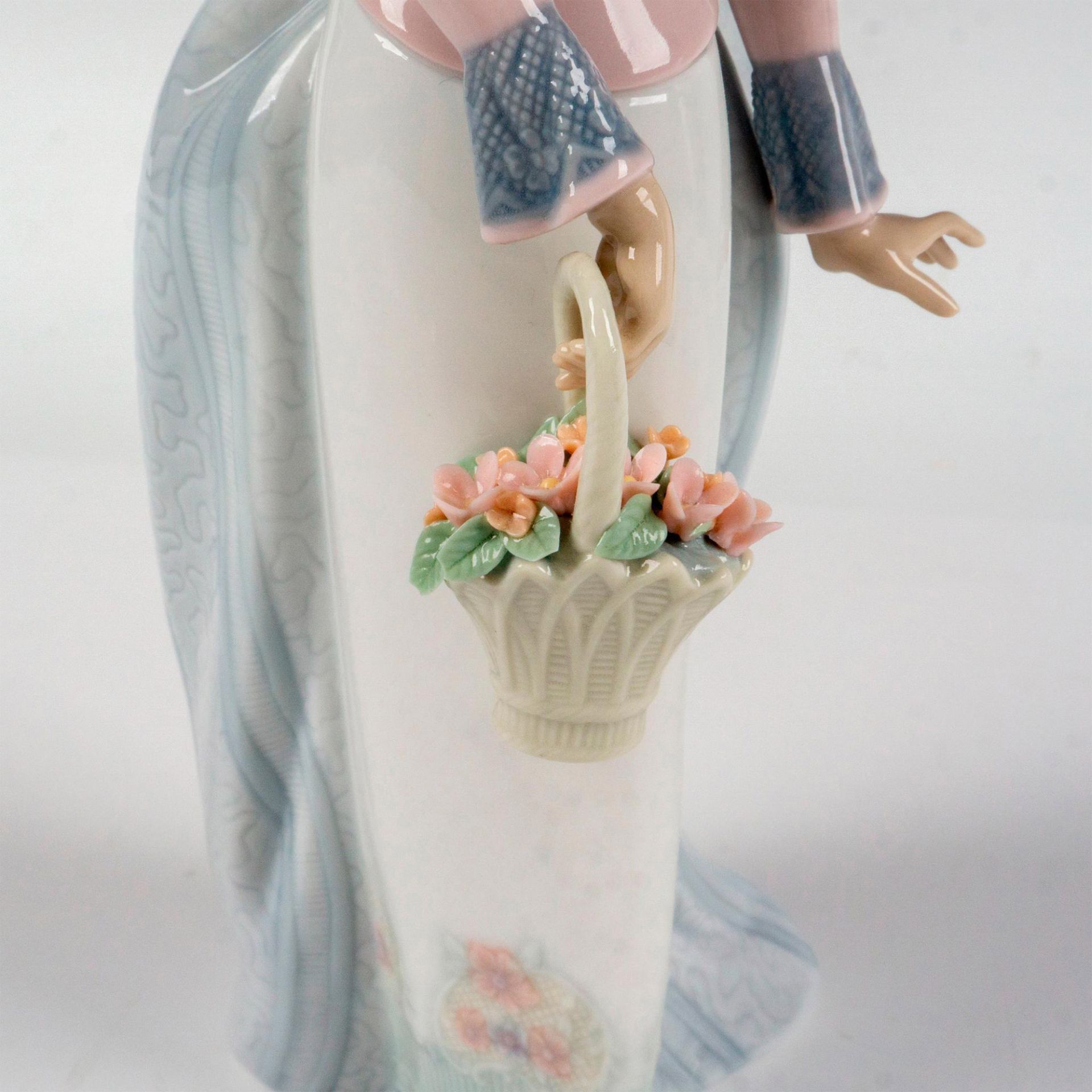 Basket Of Love 1007622 - Lladro Porcelain Figurine - Image 3 of 3